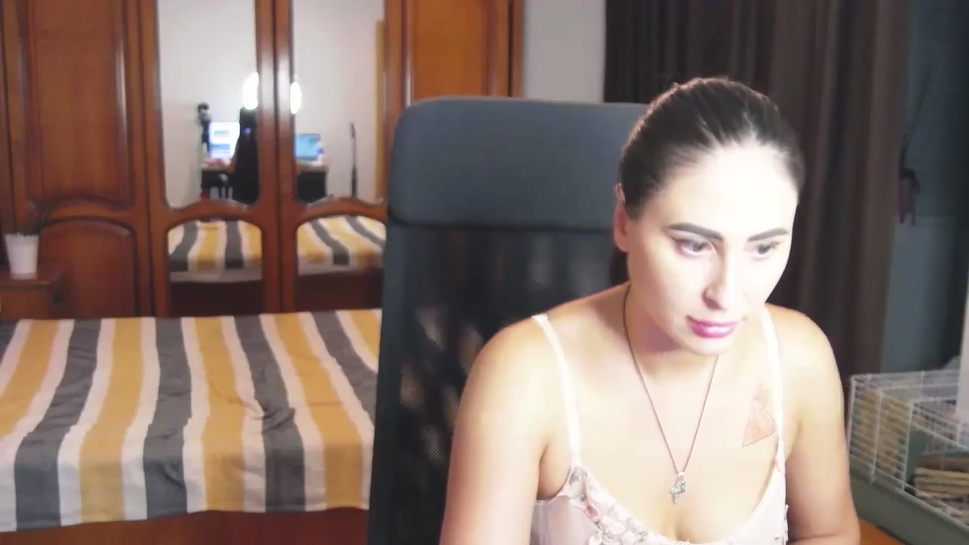 Gallery image thumbnail from MaraHari's myfreecams stream on, 07/12/2024, 19:22 image 2 of 20