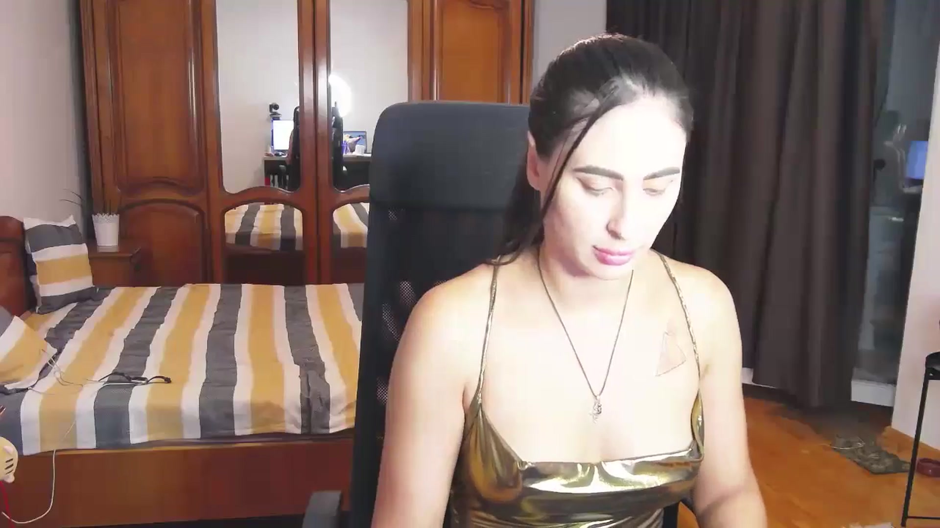 Gallery image thumbnail from MaraHari's myfreecams stream on, 07/19/2024, 19:49 image 19 of 20
