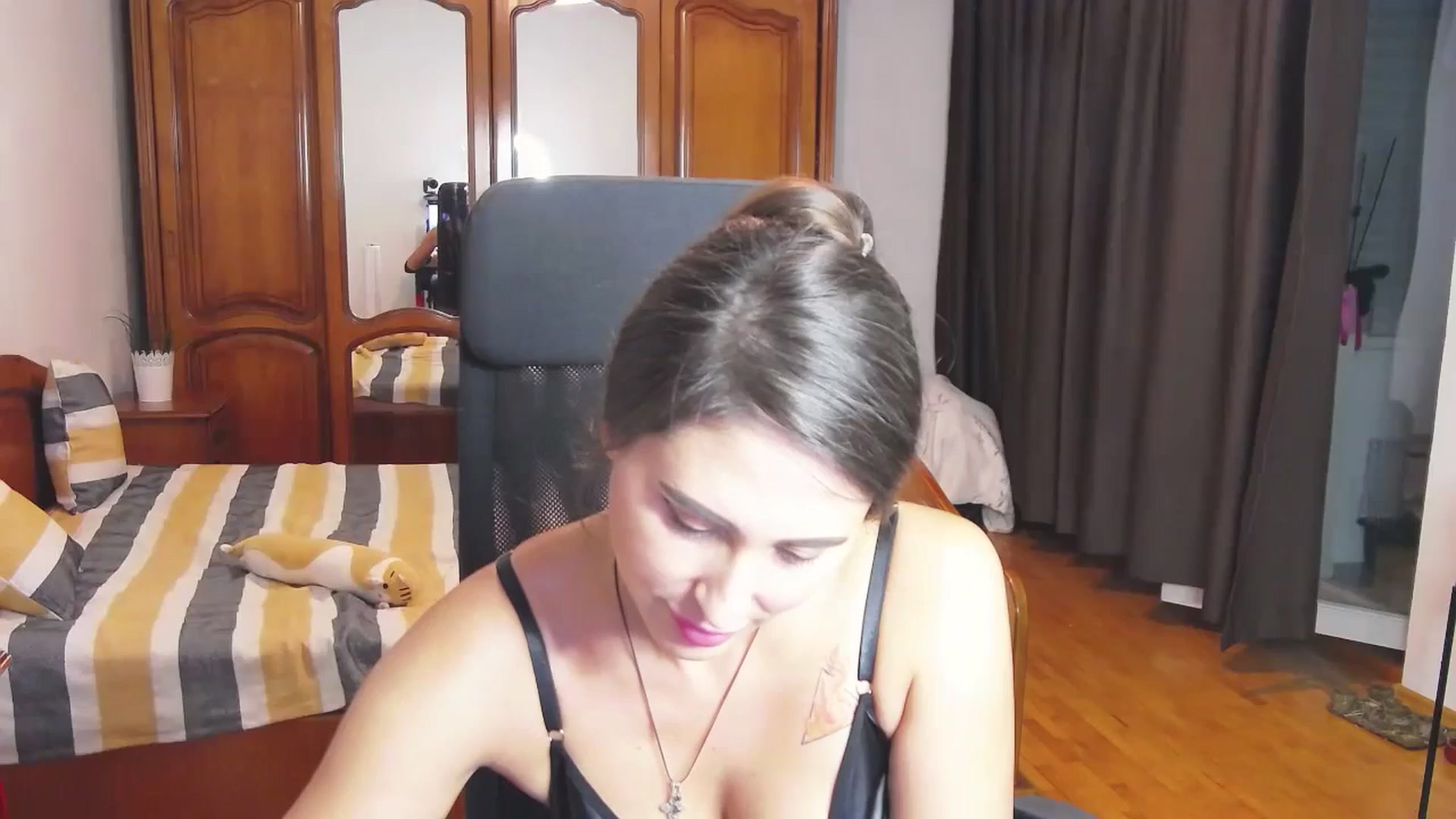 Gallery image thumbnail from MaraHari's myfreecams stream on, 07/20/2024, 20:31 image 14 of 20