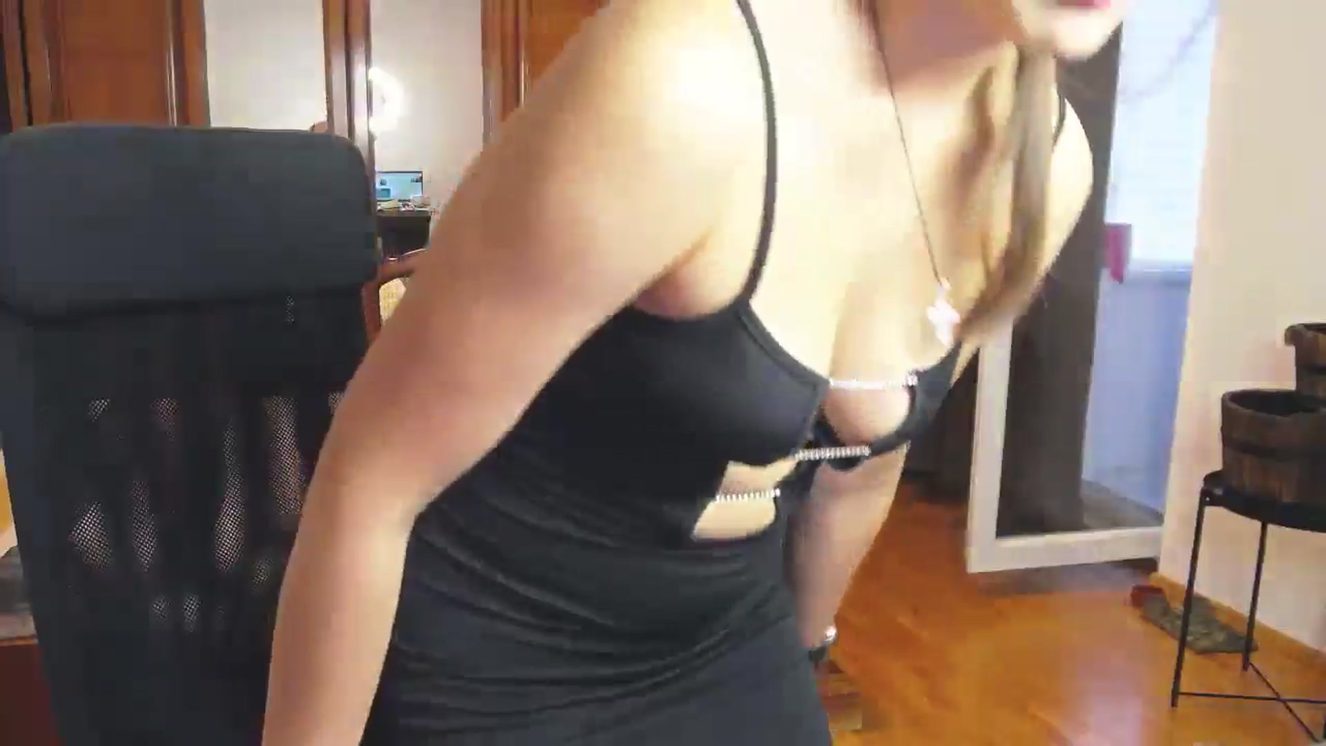 Gallery image thumbnail from MaraHari's myfreecams stream on, 07/26/2024, 19:56 image 6 of 20
