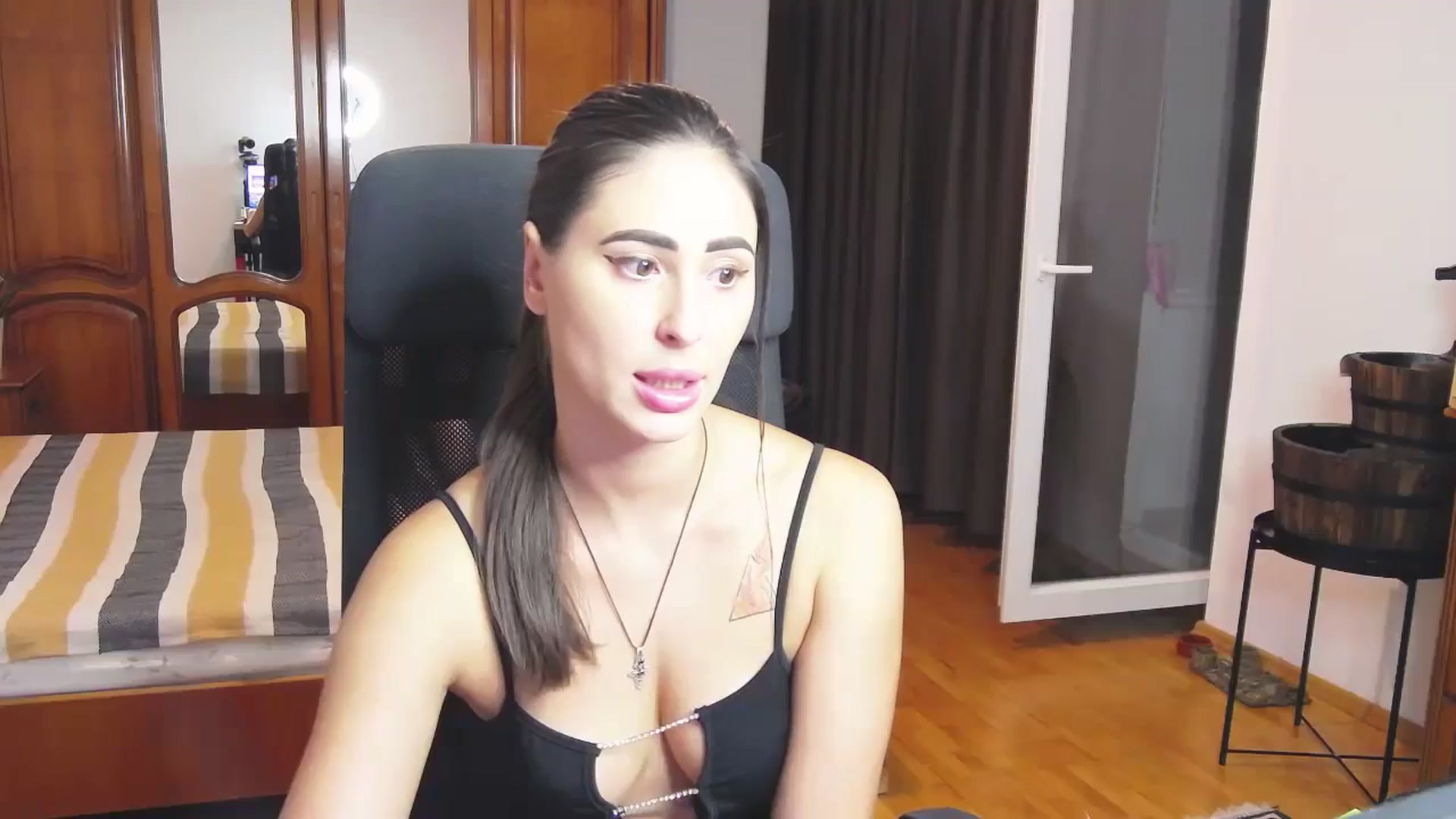 Gallery image thumbnail from MaraHari's myfreecams stream on, 07/26/2024, 19:56 image 15 of 20