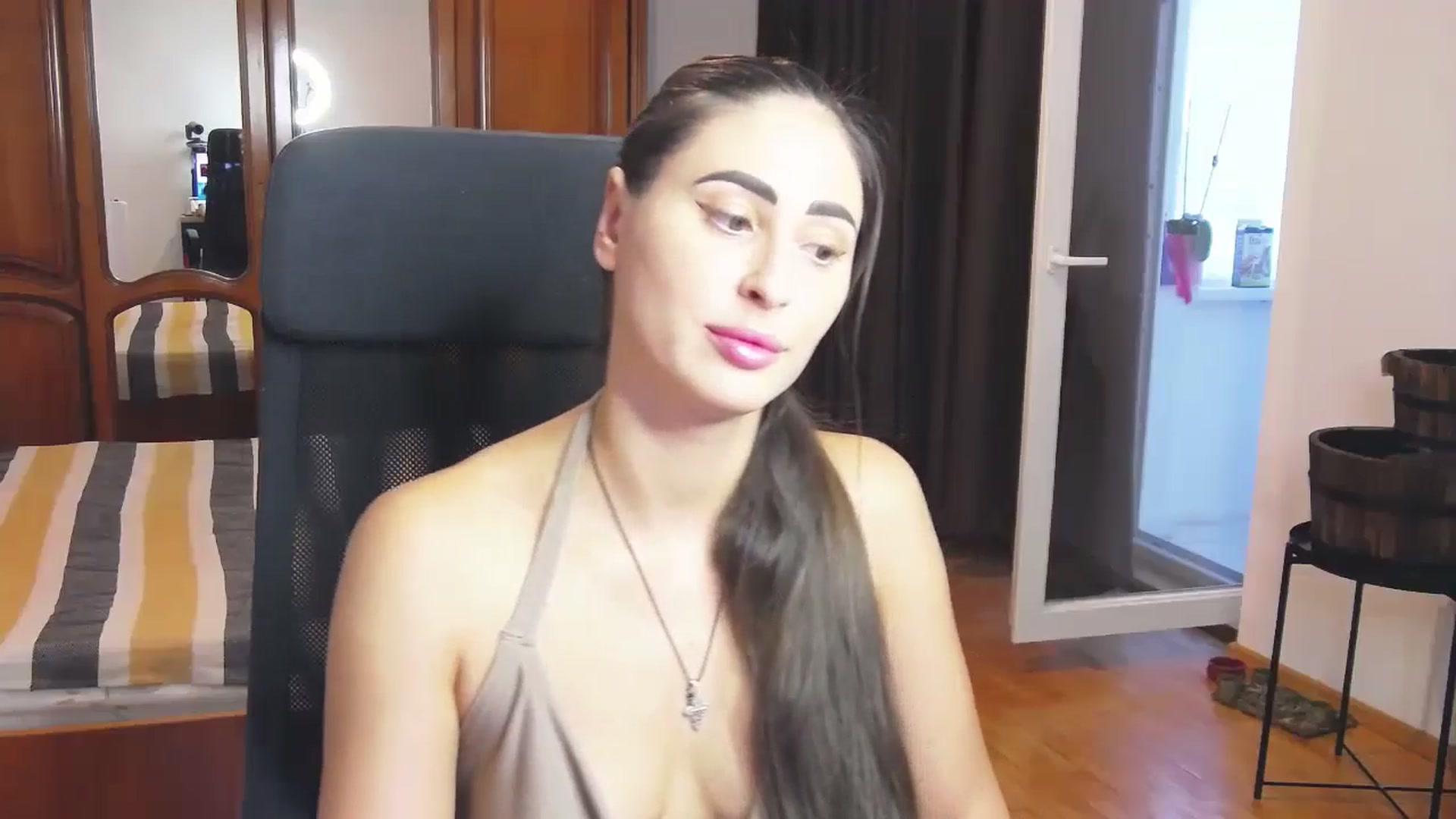 Gallery image thumbnail from MaraHari's myfreecams stream on, 07/27/2024, 17:23 image 8 of 20