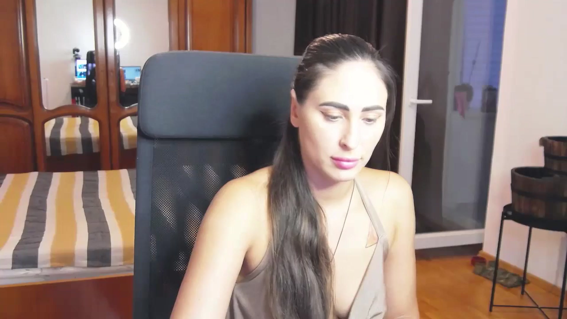 Gallery image thumbnail from MaraHari's myfreecams stream on, 07/27/2024, 18:01 image 20 of 20
