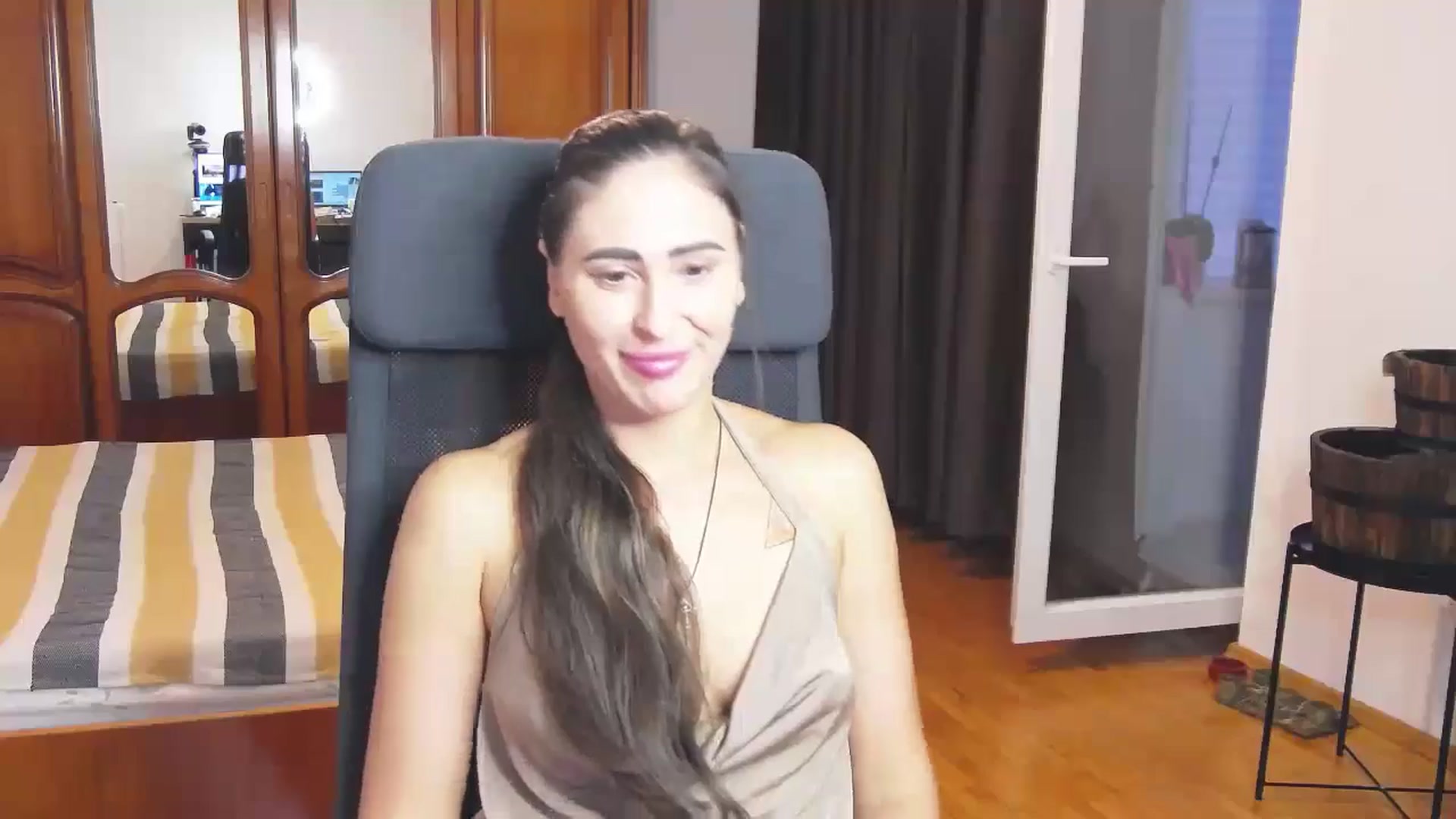 Gallery image thumbnail from MaraHari's myfreecams stream on, 07/27/2024, 18:01 image 18 of 20