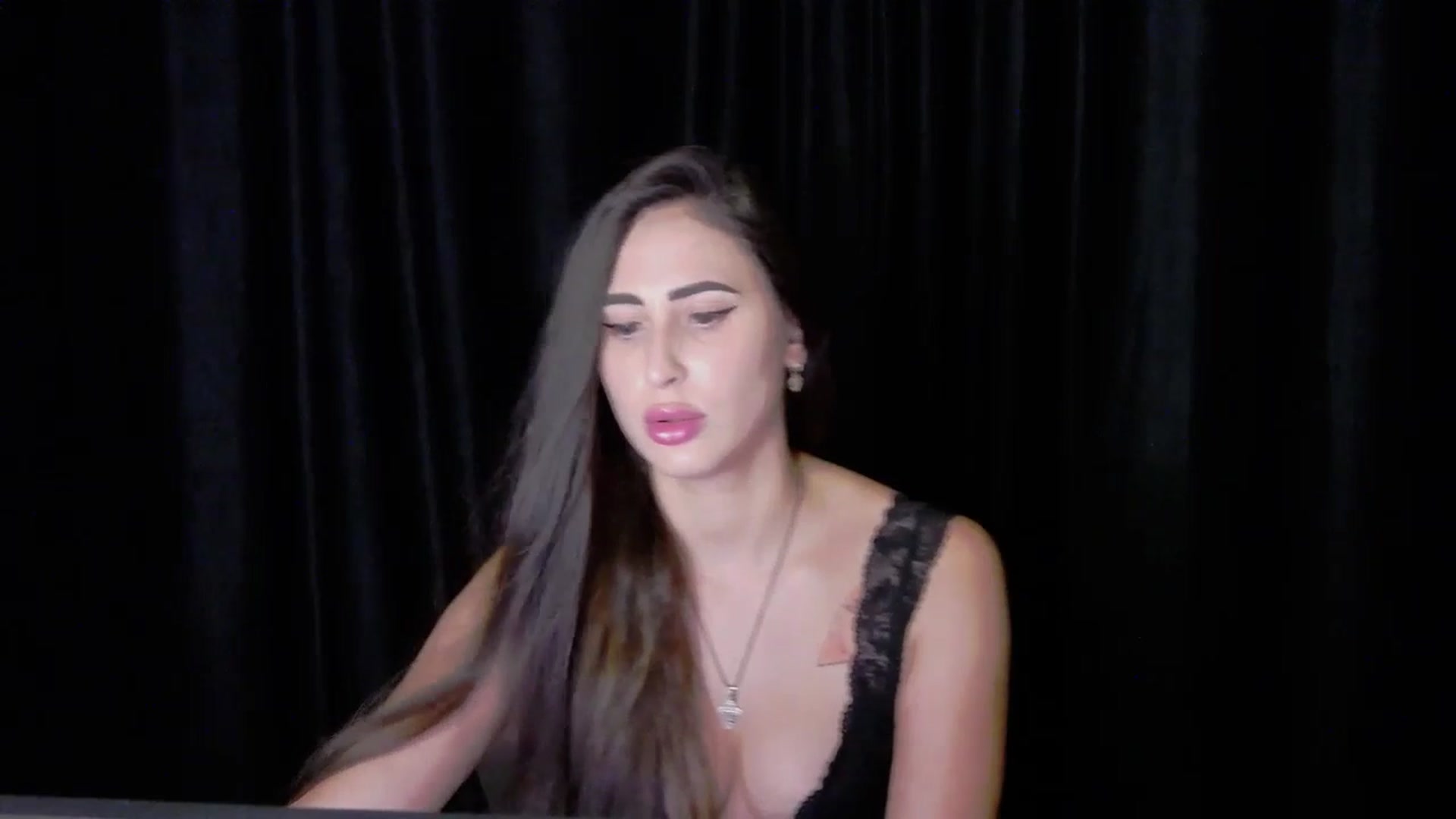 Gallery image thumbnail from MaraHari's myfreecams stream on, 08/04/2024, 17:55 image 14 of 20