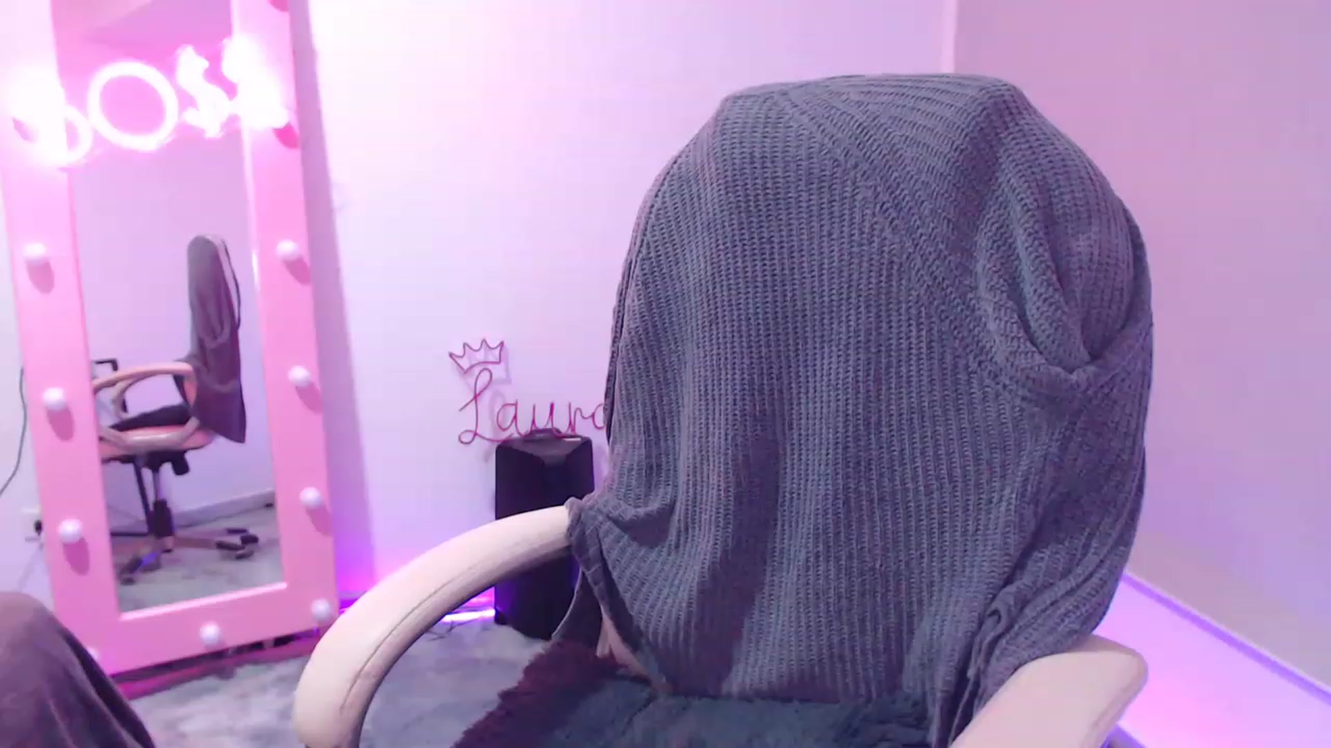 Gallery image thumbnail from Marcella_G's myfreecams stream on, 05/14/2023, 06:29 image 7 of 20