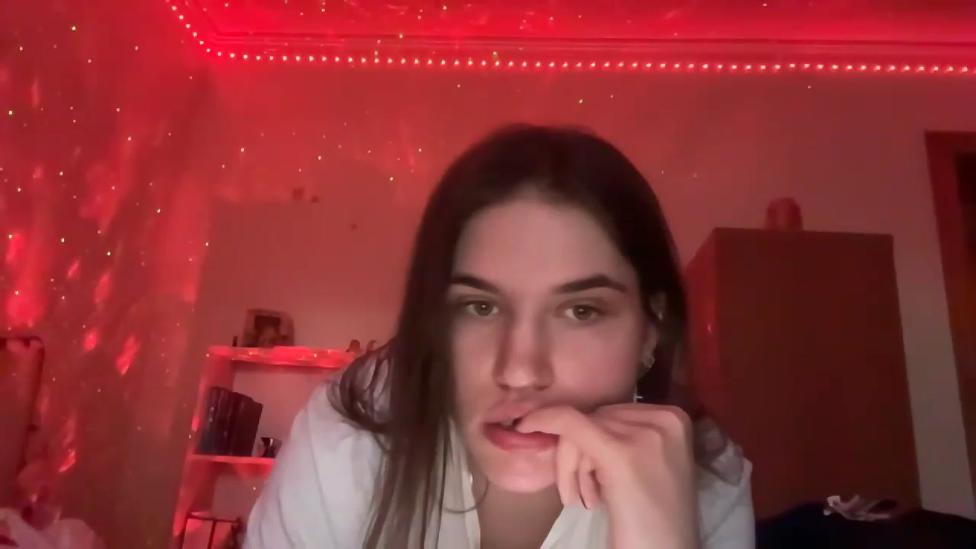 Gallery image thumbnail from MargaritaNice's myfreecams stream on, 12/20/2022, 14:32 image 2 of 20