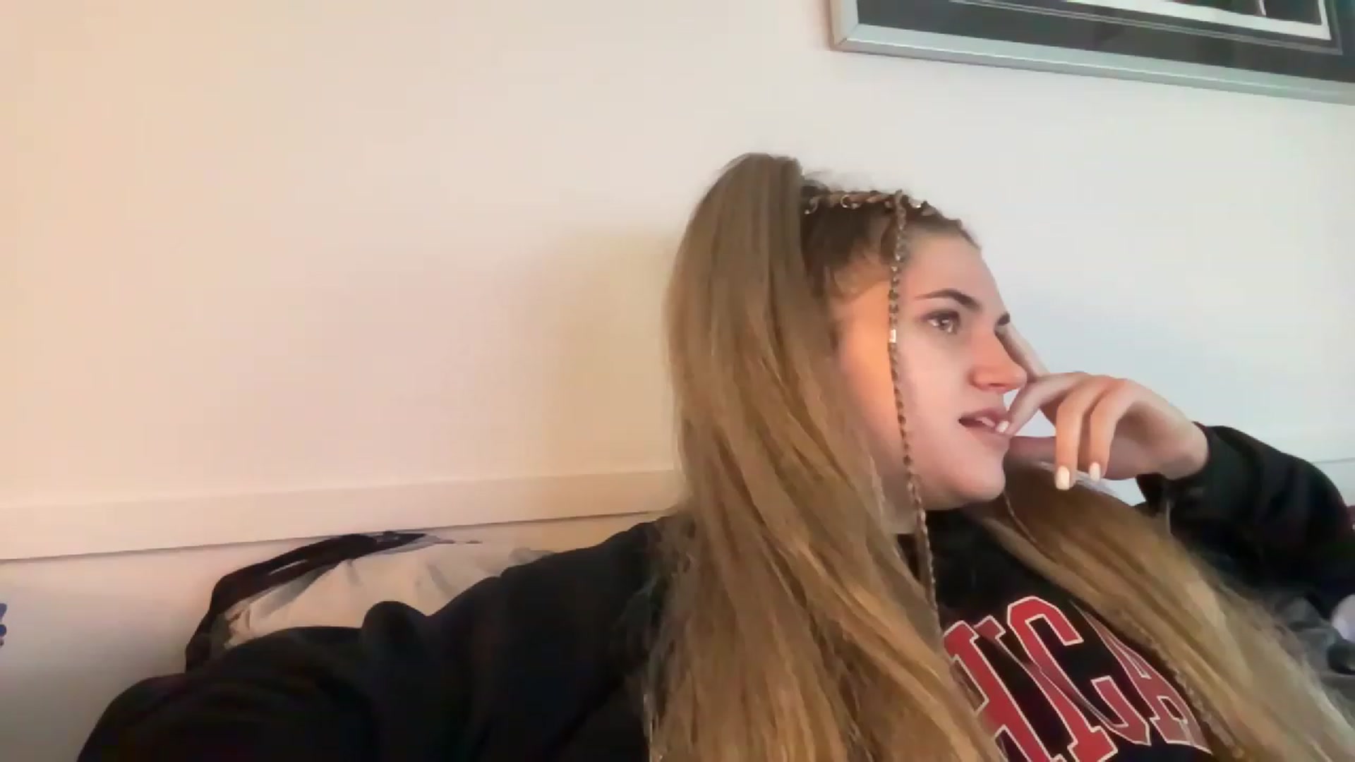 Gallery image thumbnail from MargaritaNice's myfreecams stream on, 12/31/2022, 12:19 image 1 of 20