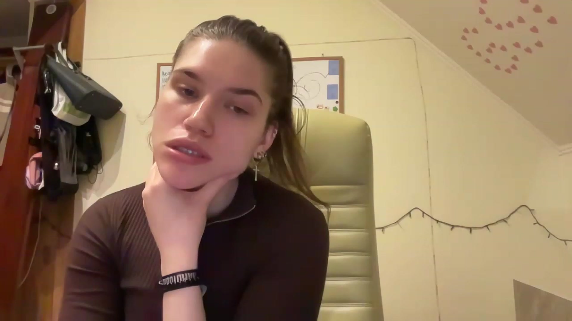 Gallery image thumbnail from MargaritaNice's myfreecams stream on, 04/13/2023, 19:30 image 15 of 20