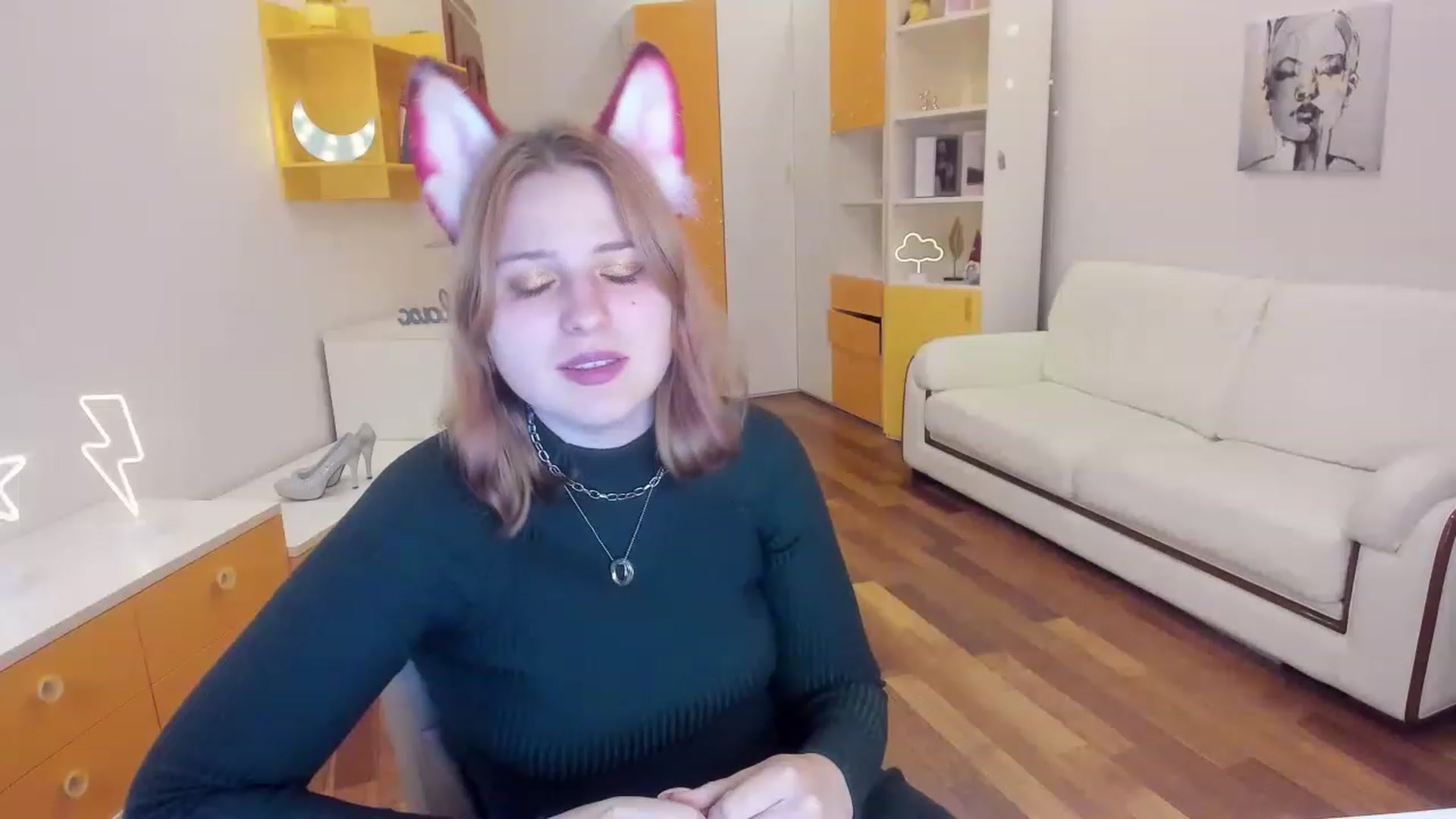 Gallery image thumbnail from MargoCalls's myfreecams stream on, 04/15/2023, 16:24 image 2 of 20