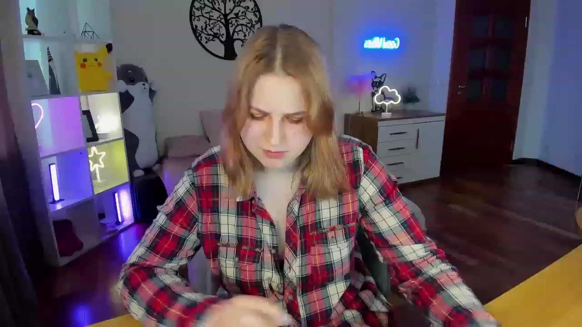 Gallery image thumbnail from MargoCalls's myfreecams stream on, 04/19/2023, 15:19 image 5 of 20