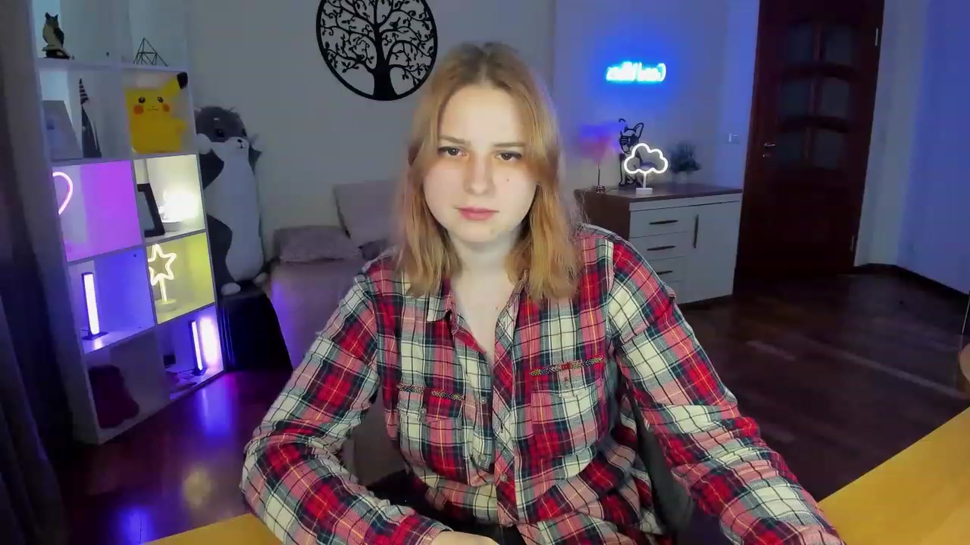 Gallery image thumbnail from MargoCalls's myfreecams stream on, 04/19/2023, 15:19 image 17 of 20
