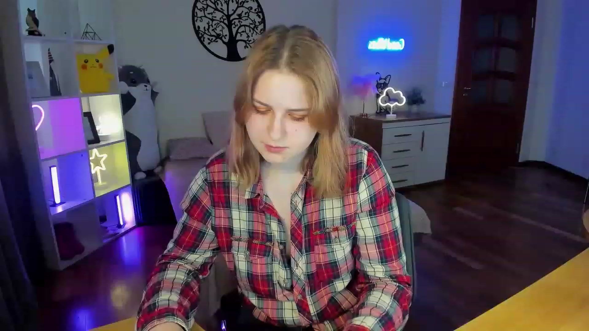 Gallery image thumbnail from MargoCalls's myfreecams stream on, 04/19/2023, 15:19 image 19 of 20