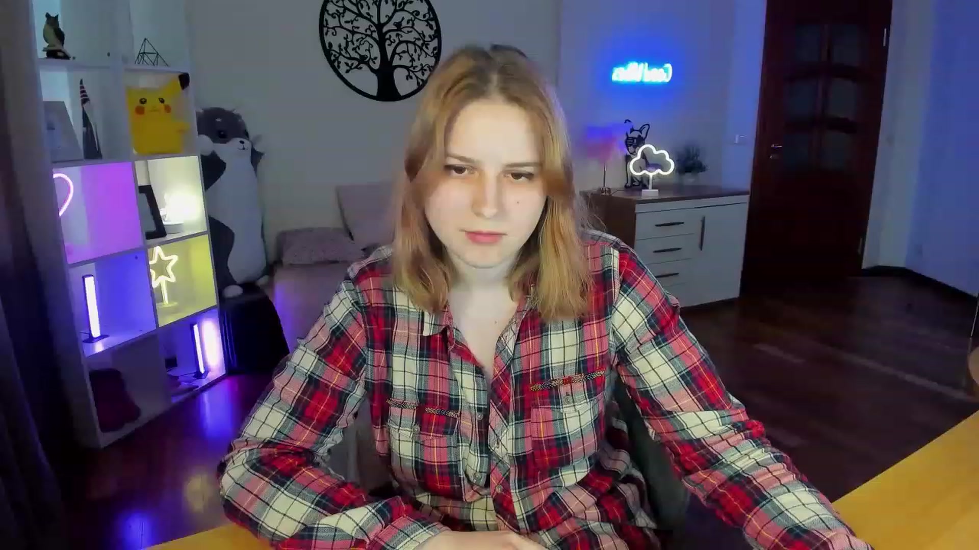 Gallery image thumbnail from MargoCalls's myfreecams stream on, 04/19/2023, 15:19 image 16 of 20