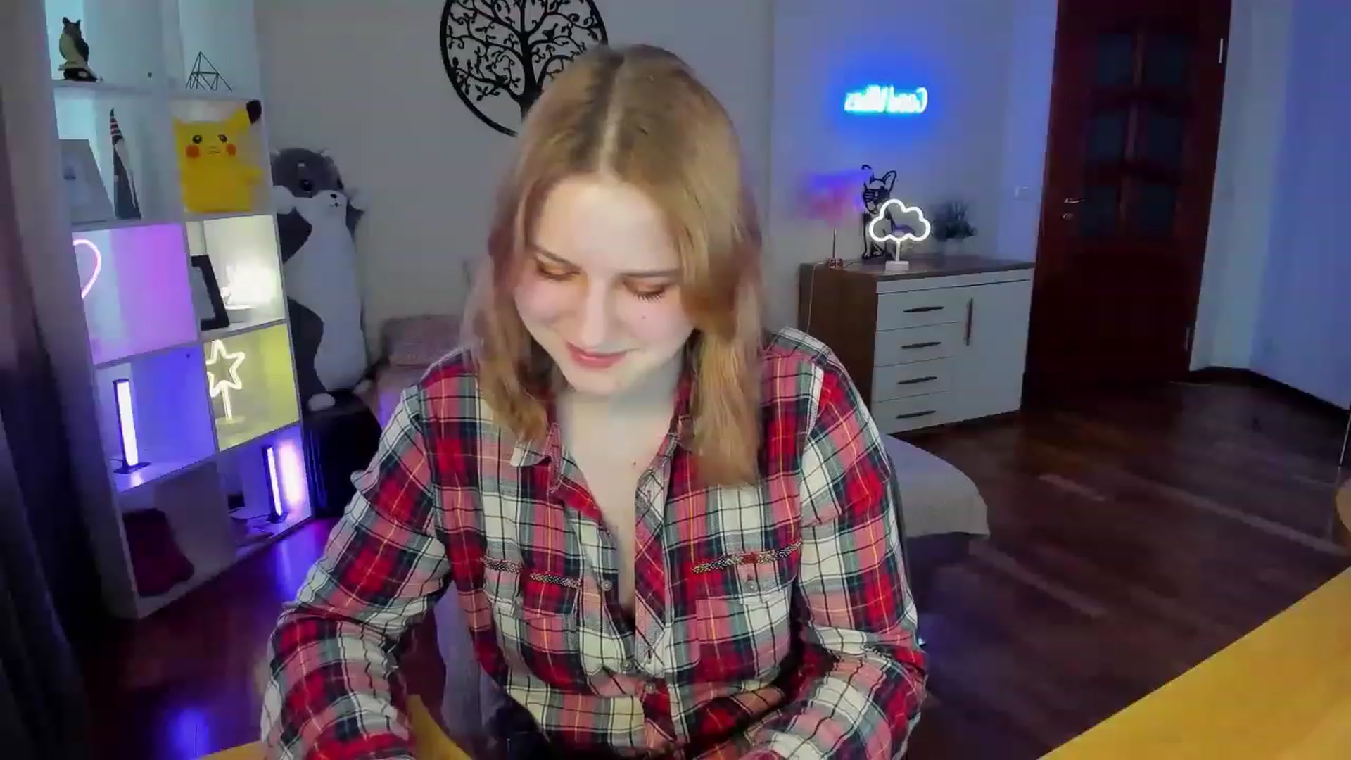 Gallery image thumbnail from MargoCalls's myfreecams stream on, 04/19/2023, 15:19 image 8 of 20