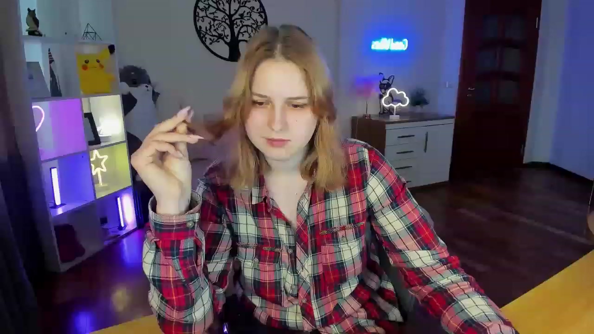 Gallery image thumbnail from MargoCalls's myfreecams stream on, 04/19/2023, 15:19 image 15 of 20