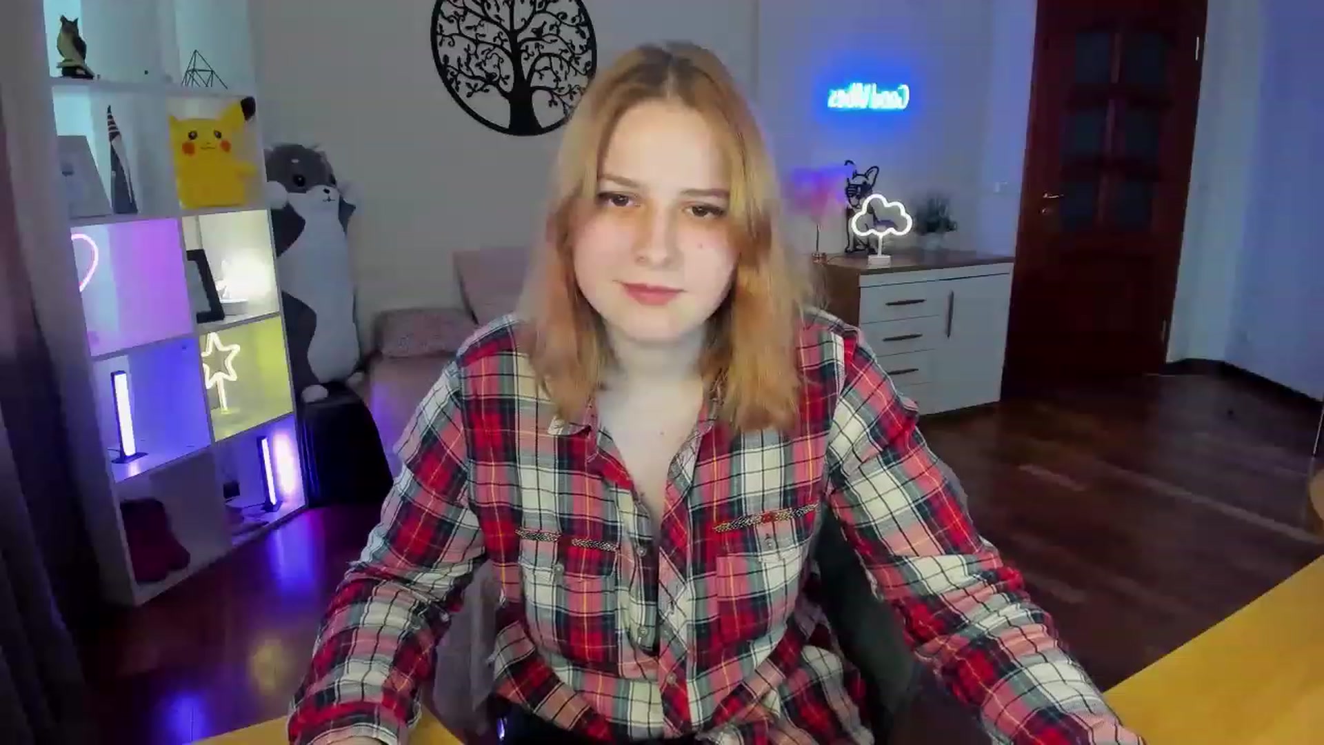 Gallery image thumbnail from MargoCalls's myfreecams stream on, 04/19/2023, 15:19 image 2 of 20