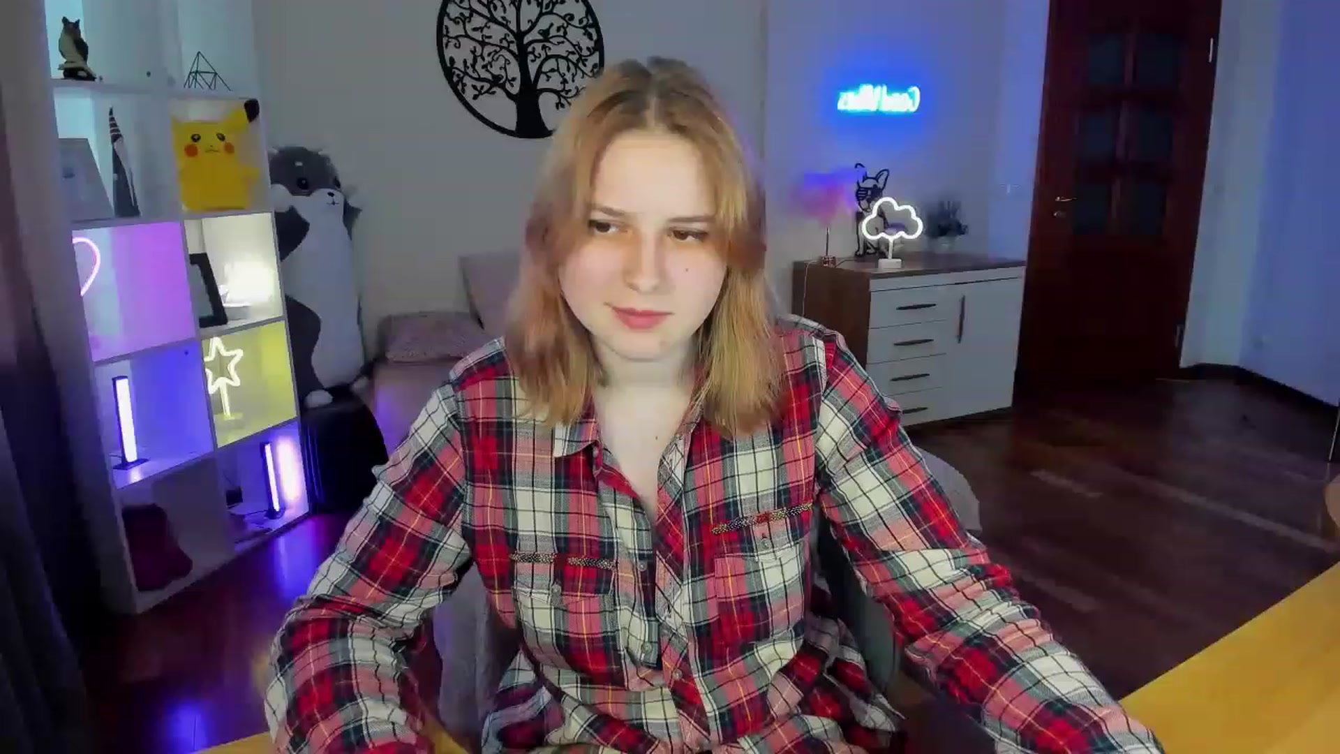 Gallery image thumbnail from MargoCalls's myfreecams stream on, 04/19/2023, 15:19 image 6 of 20