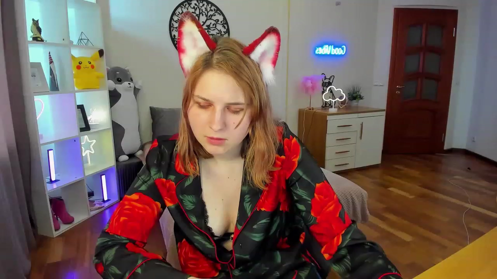 Gallery image thumbnail from MargoCalls's myfreecams stream on, 04/21/2023, 09:50 image 8 of 20