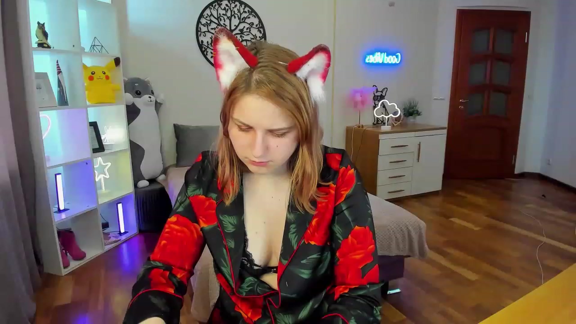 Gallery image thumbnail from MargoCalls's myfreecams stream on, 04/21/2023, 09:50 image 12 of 20
