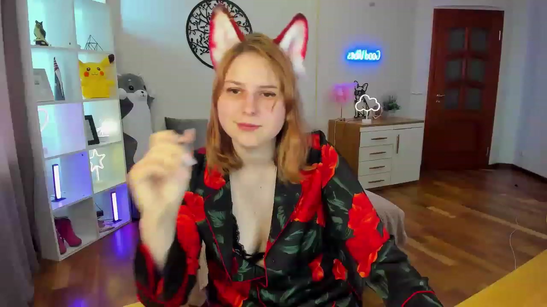 Gallery image thumbnail from MargoCalls's myfreecams stream on, 04/21/2023, 09:50 image 2 of 20