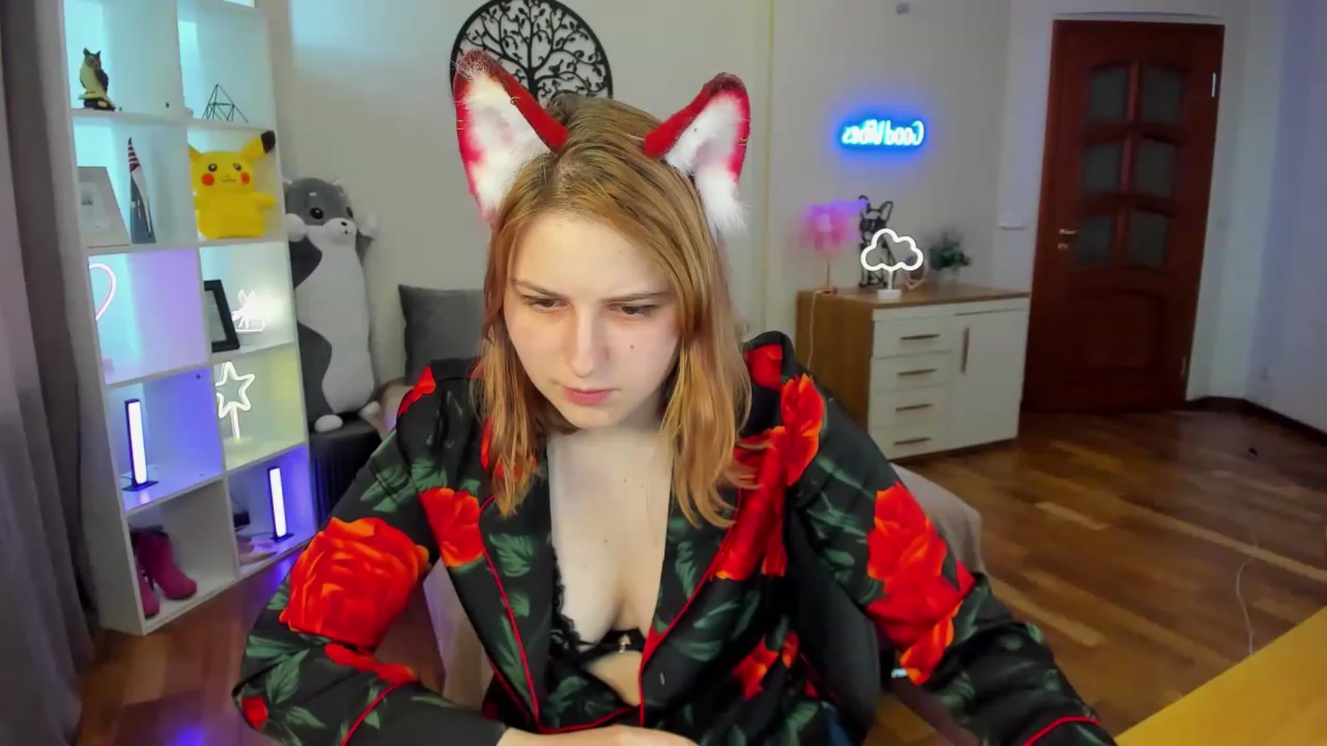 Gallery image thumbnail from MargoCalls's myfreecams stream on, 04/21/2023, 09:50 image 16 of 20