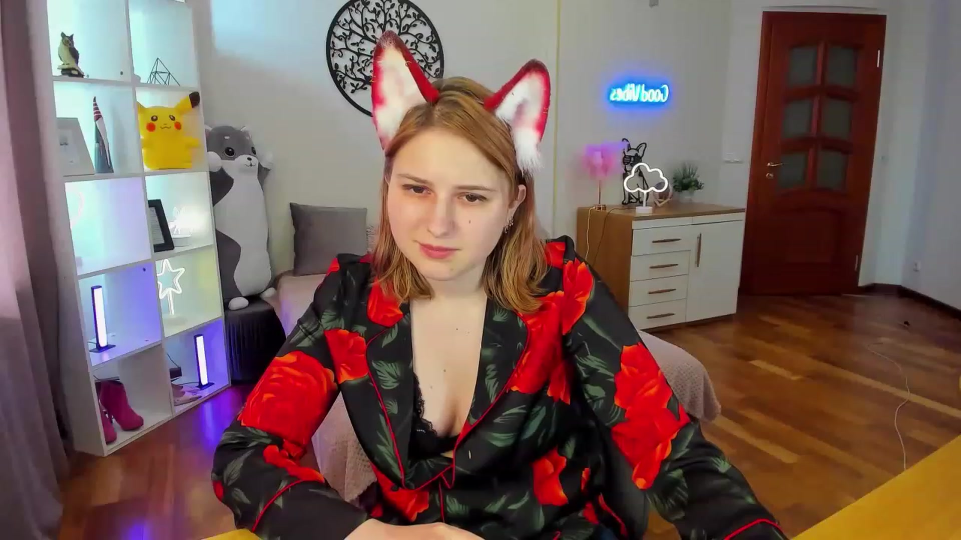 Gallery image thumbnail from MargoCalls's myfreecams stream on, 04/21/2023, 11:45 image 16 of 20