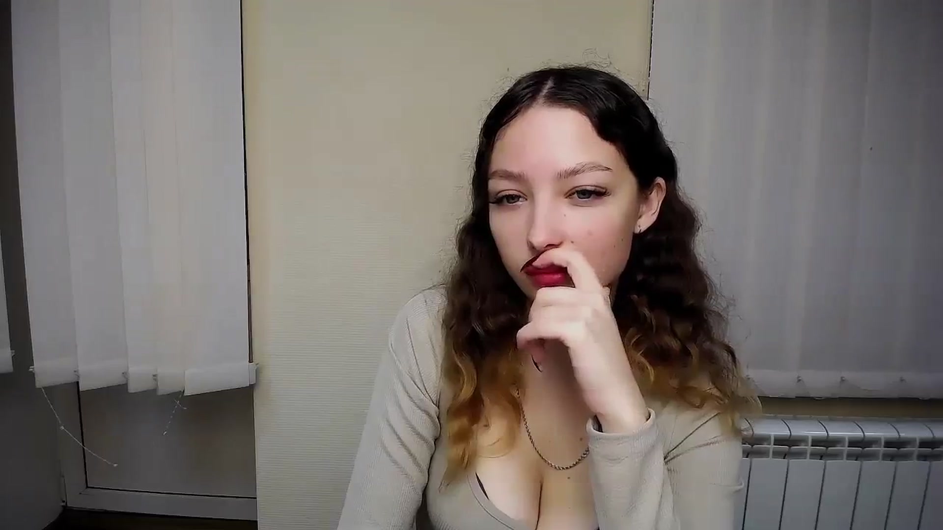 Gallery image thumbnail from MargoSi_'s myfreecams stream on, 10/26/2023, 13:35 image 17 of 20