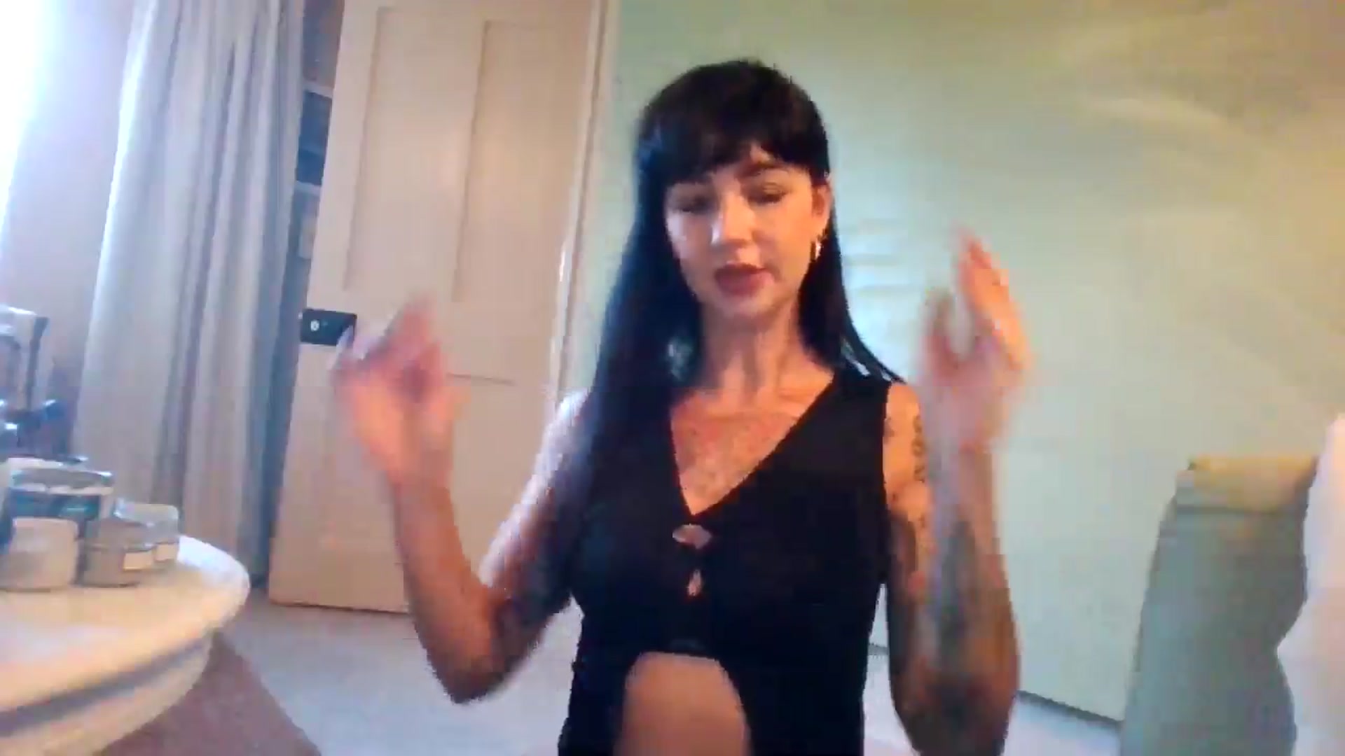 Gallery image thumbnail from MargotMills_'s myfreecams stream on, 09/18/2025, 15:44 image 9 of 20