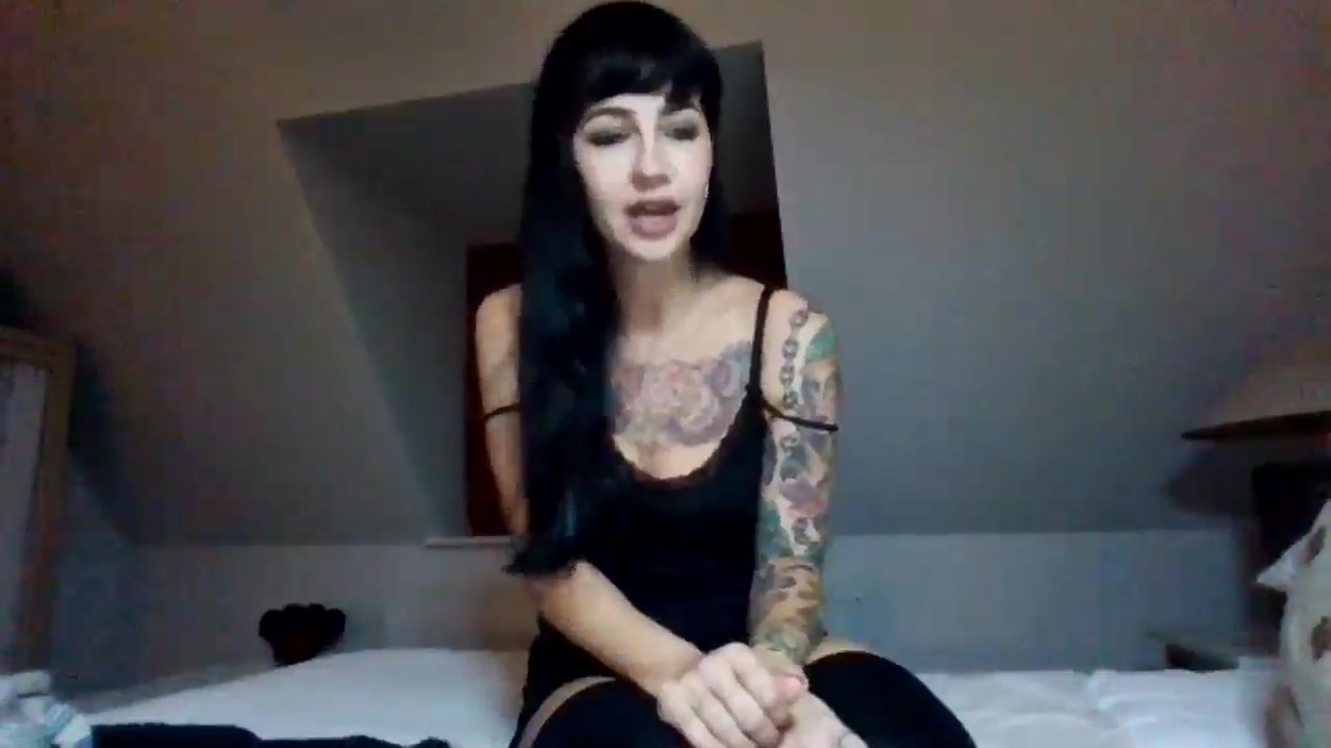 Gallery image thumbnail from MargotMills_'s myfreecams stream on, 09/25/2025, 20:27 image 10 of 20