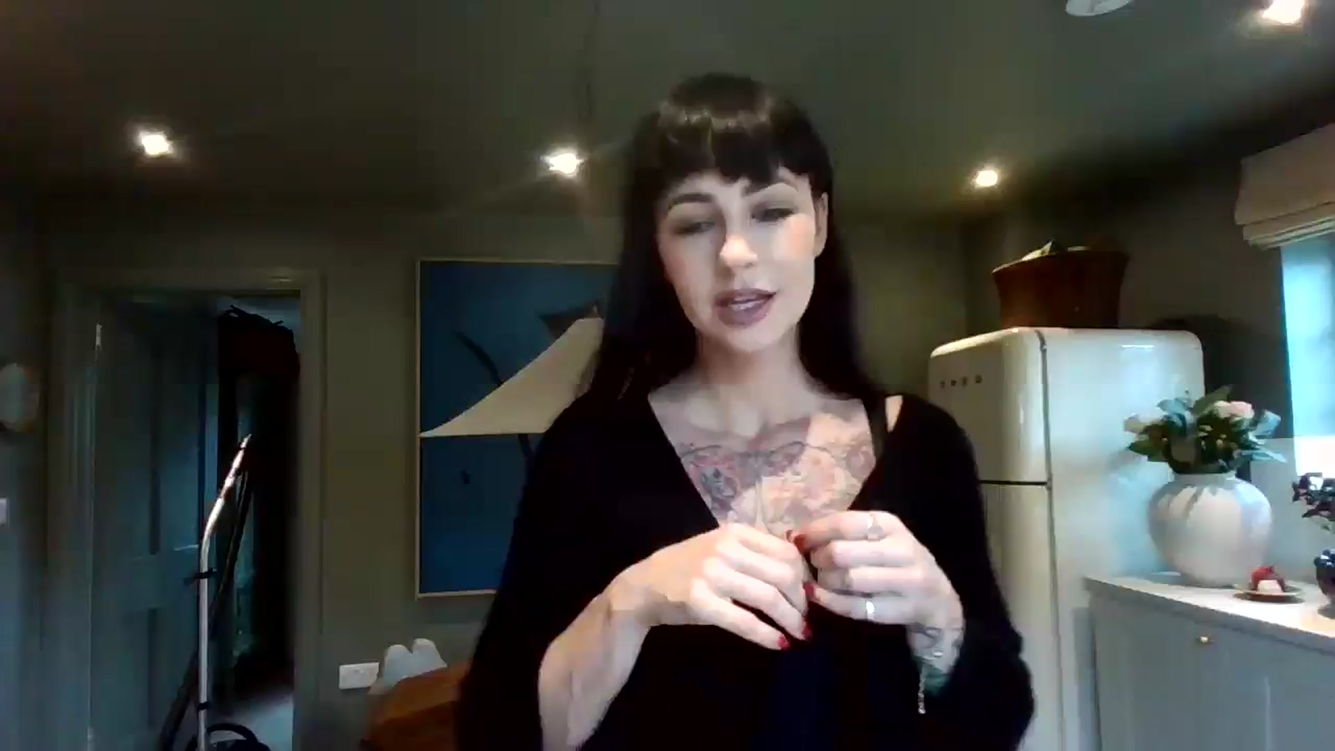 Gallery image thumbnail from MargotMills_'s myfreecams stream on, 09/27/2025, 16:08 image 6 of 20