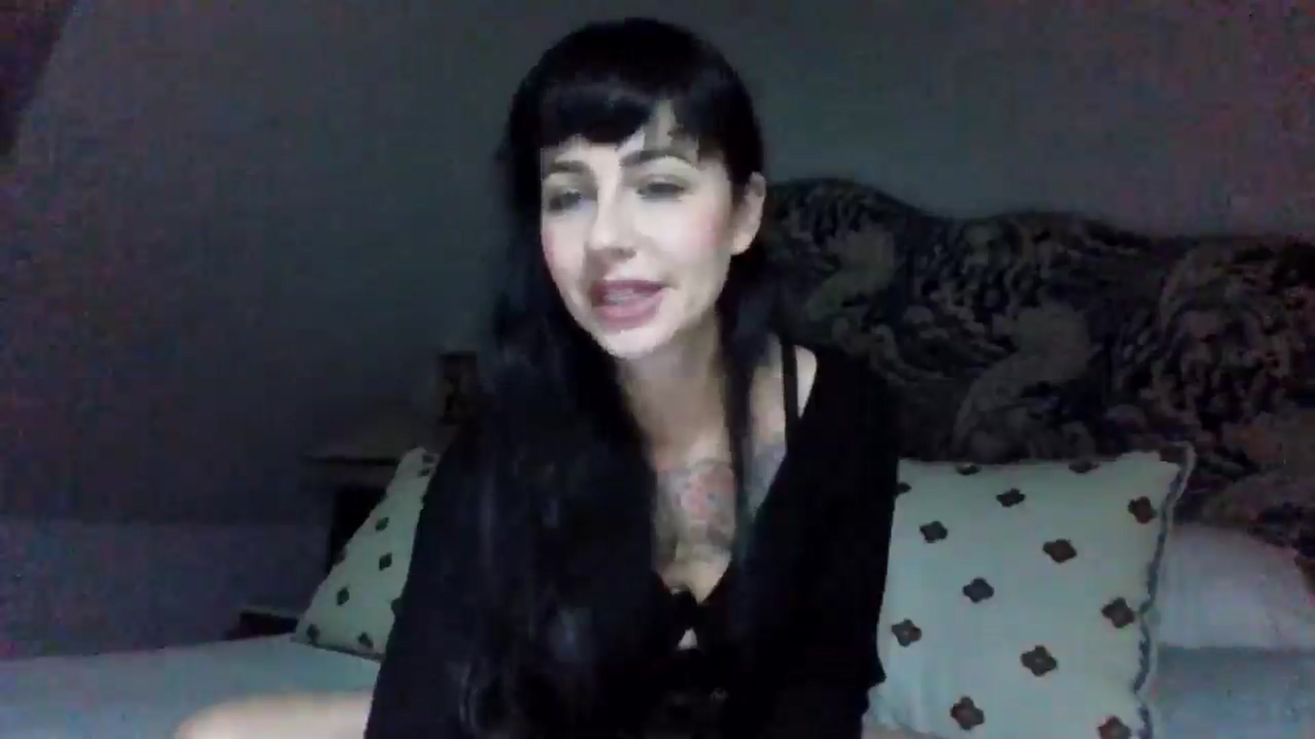 Gallery image thumbnail from MargotMills_'s myfreecams stream on, 09/29/2025, 20:40 image 4 of 20