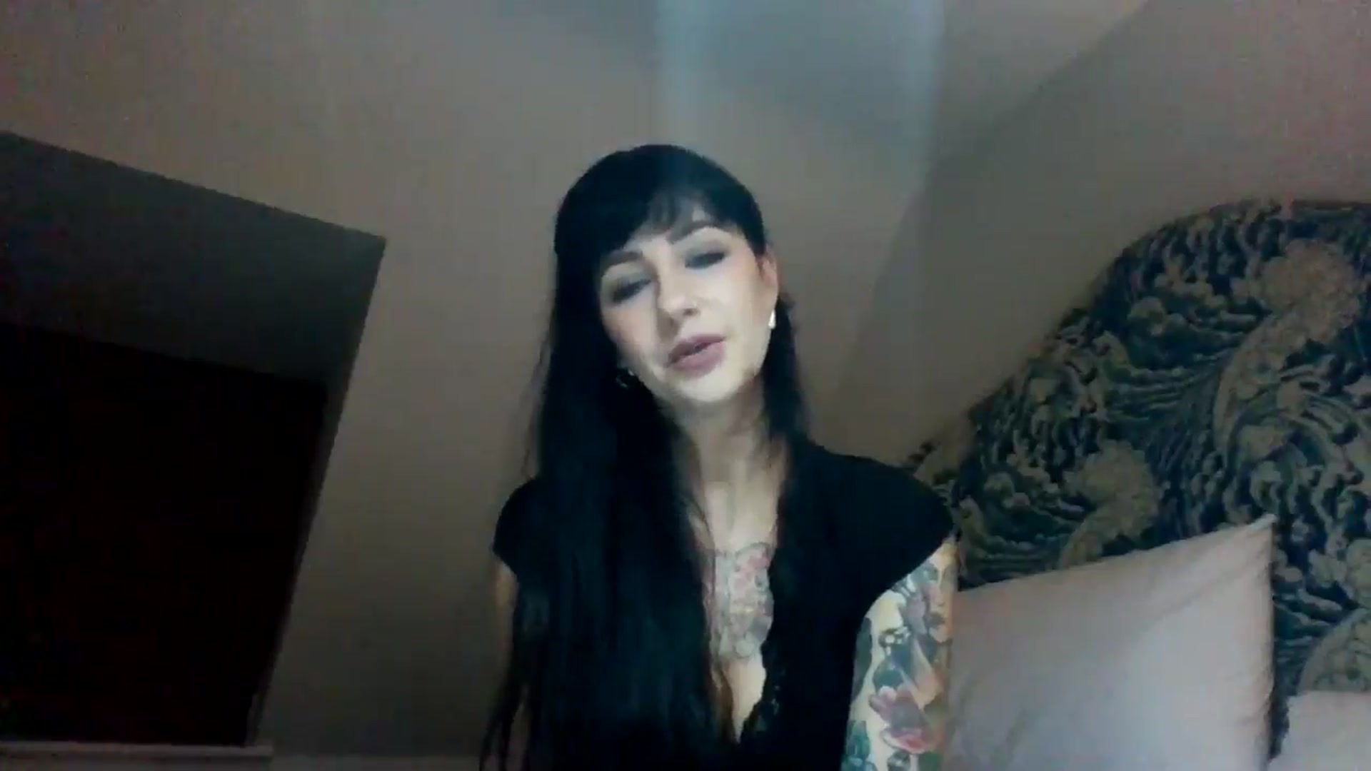 Gallery image thumbnail from MargotMills_'s myfreecams stream on, 10/11/2025, 22:29 image 9 of 20