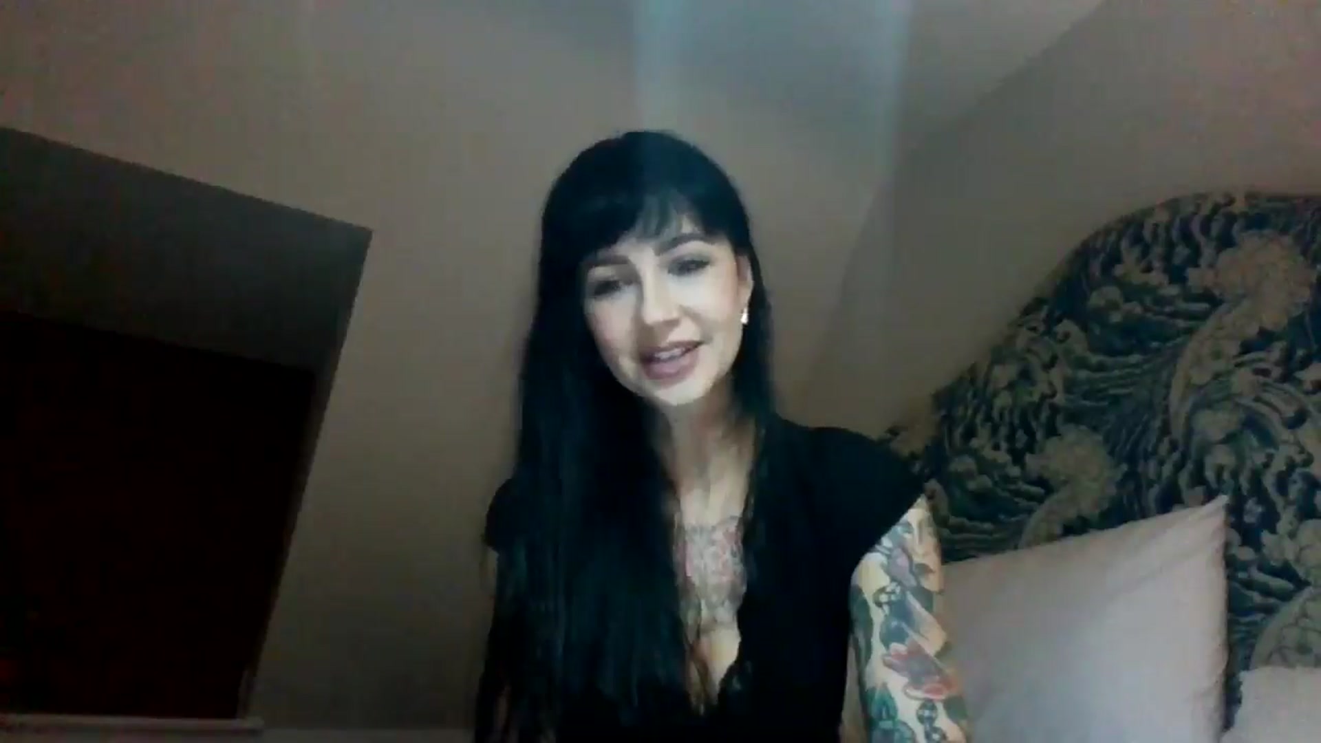 Gallery image thumbnail from MargotMills_'s myfreecams stream on, 10/11/2025, 22:29 image 7 of 20