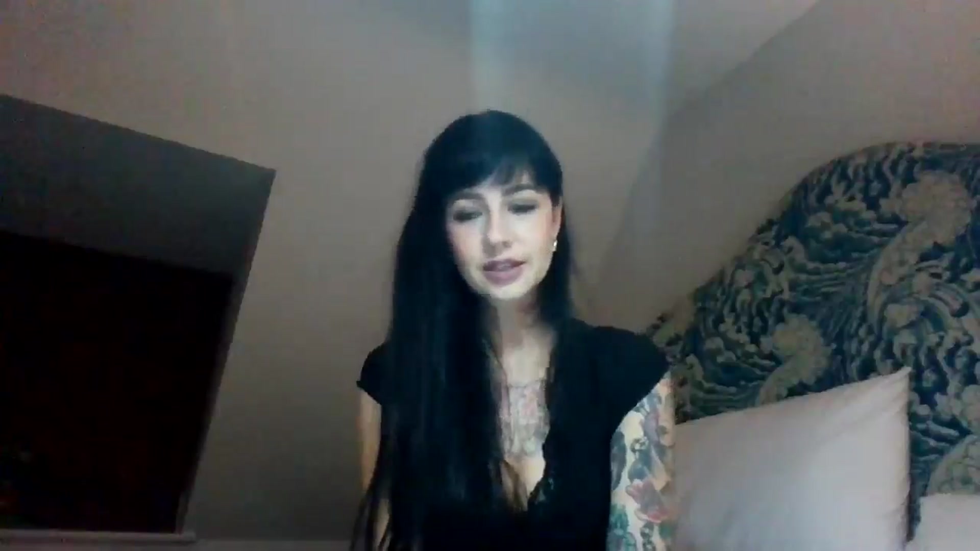Gallery image thumbnail from MargotMills_'s myfreecams stream on, 10/11/2025, 22:29 image 12 of 20