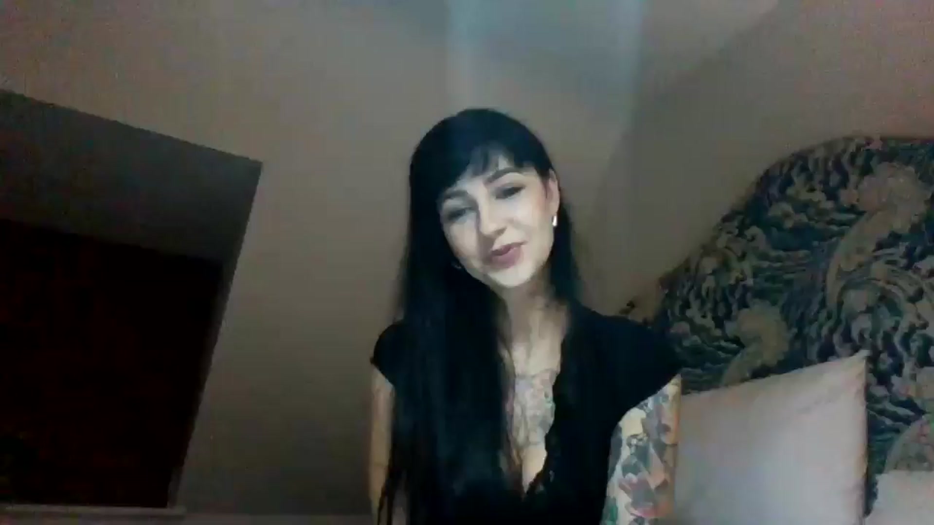 Gallery image thumbnail from MargotMills_'s myfreecams stream on, 10/11/2025, 22:29 image 11 of 20