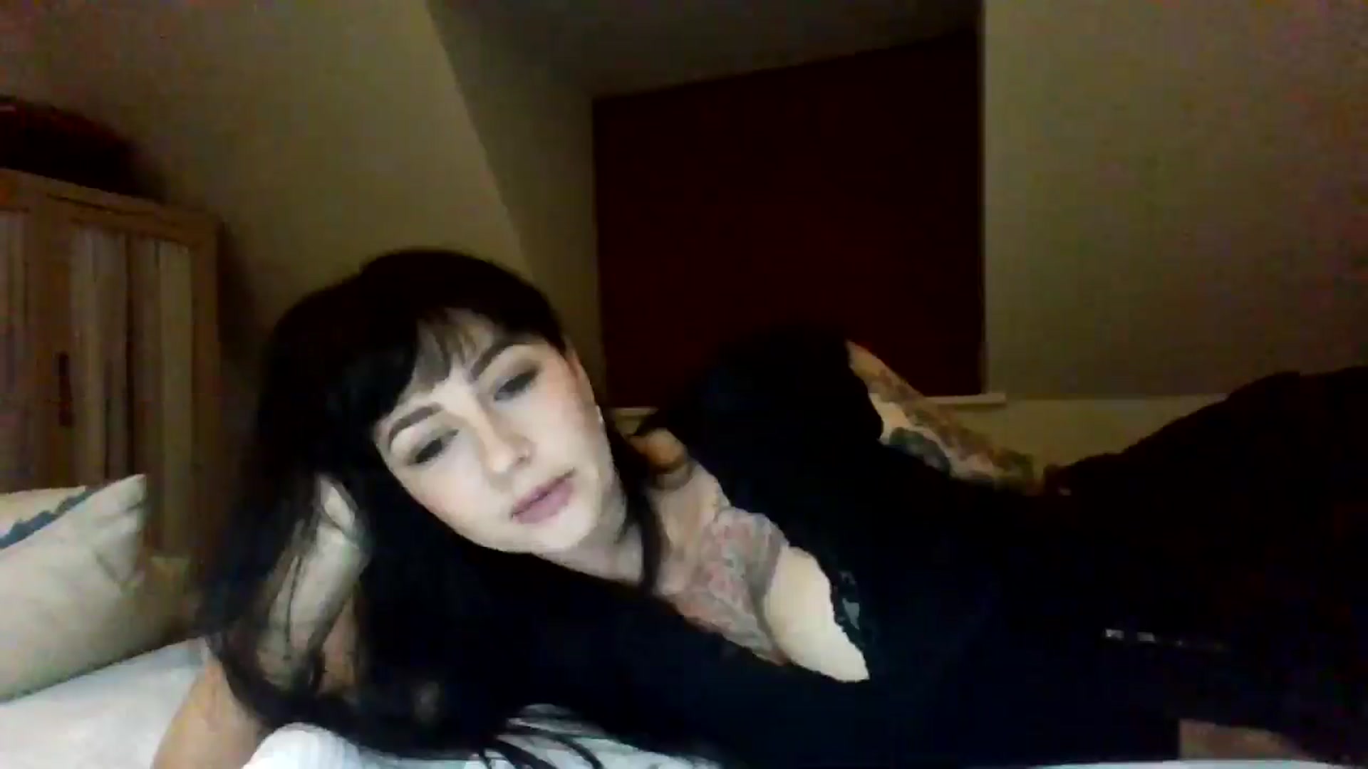 Gallery image thumbnail from MargotMills_'s myfreecams stream on, 10/11/2025, 23:03 image 10 of 20