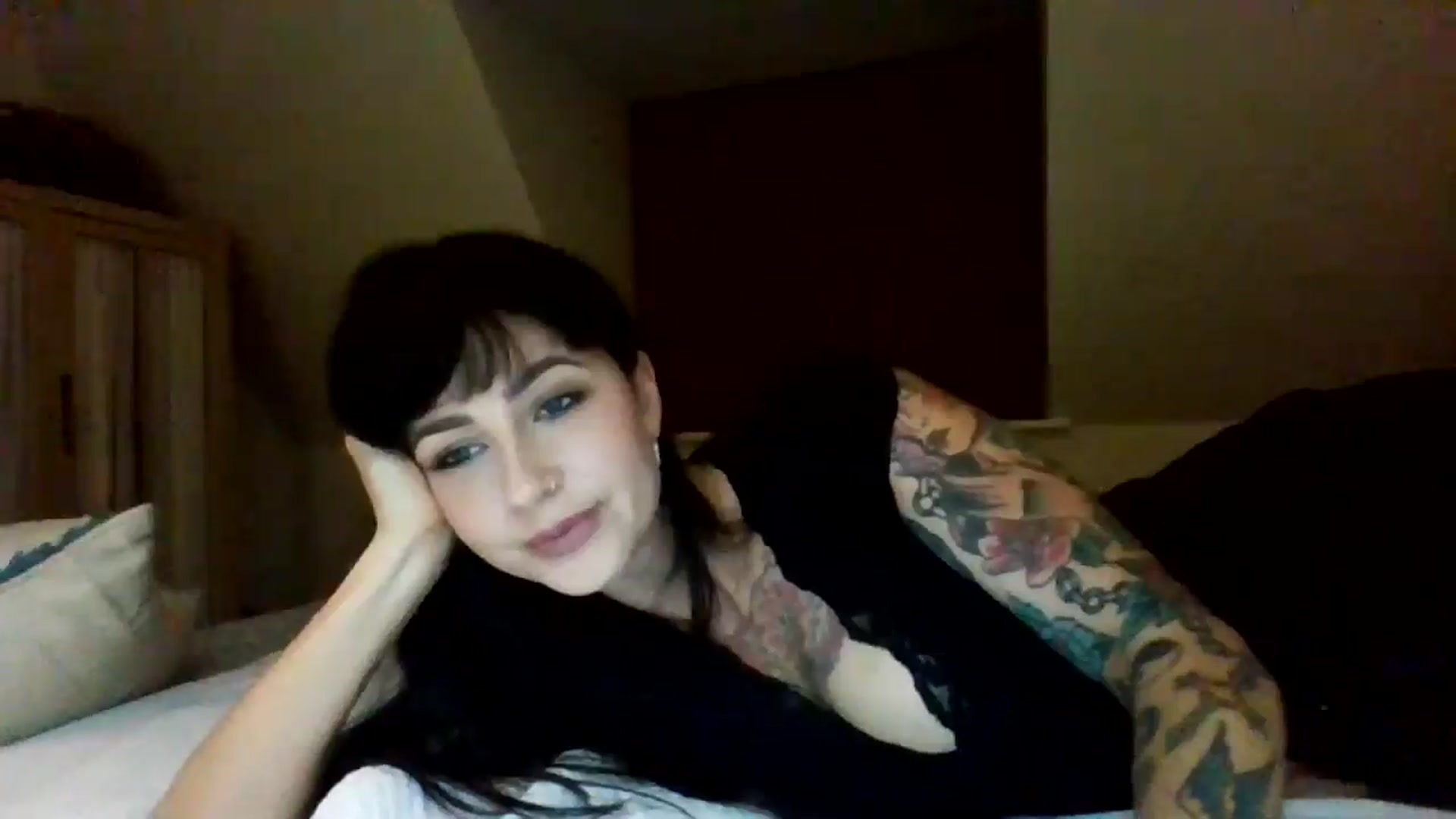 Gallery image thumbnail from MargotMills_'s myfreecams stream on, 10/11/2025, 23:03 image 11 of 20