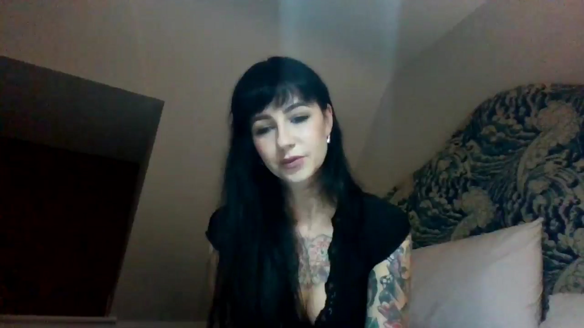 Gallery image thumbnail from MargotMills_'s myfreecams stream on, 10/11/2025, 23:03 image 4 of 20