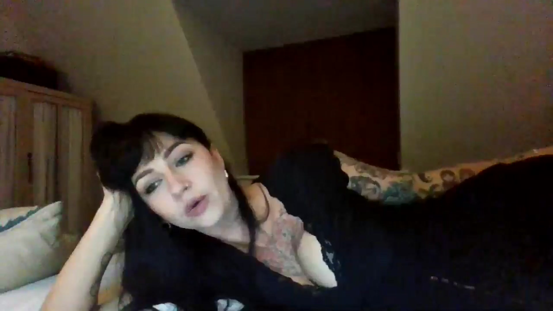 Gallery image thumbnail from MargotMills_'s myfreecams stream on, 10/11/2025, 23:03 image 15 of 20