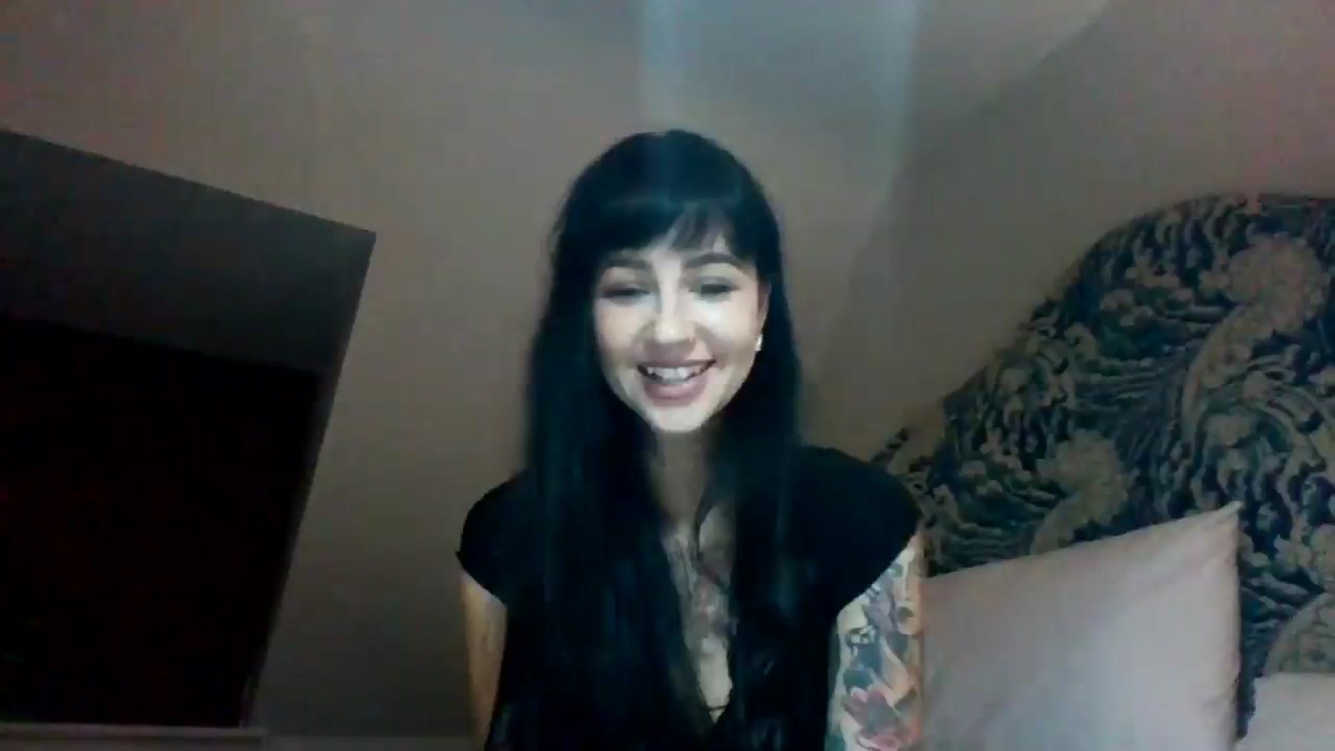 Gallery image thumbnail from MargotMills_'s myfreecams stream on, 10/11/2025, 23:03 image 6 of 20