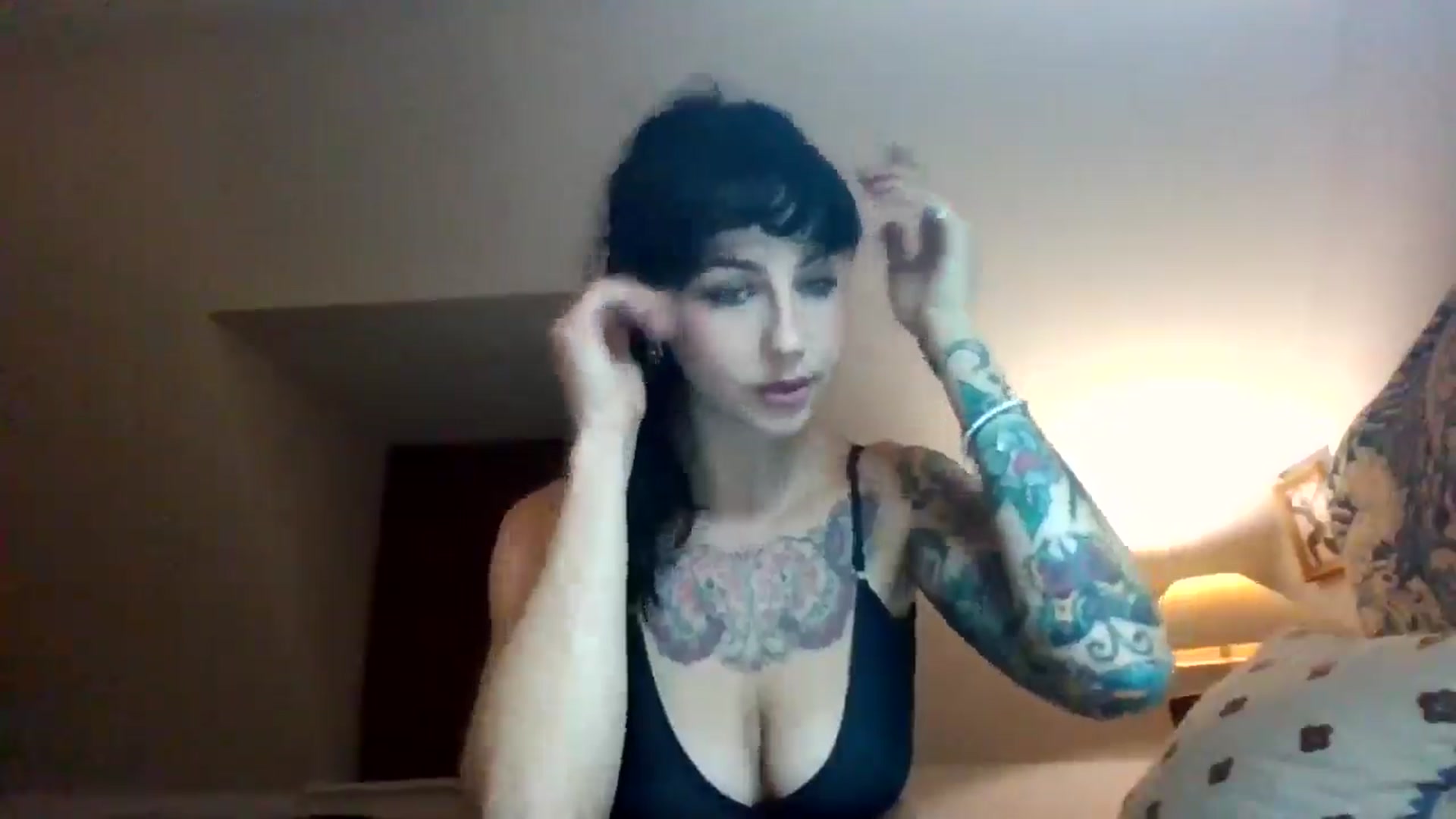 Gallery image thumbnail from MargotMills_'s myfreecams stream on, 10/14/2025, 21:19 image 9 of 20