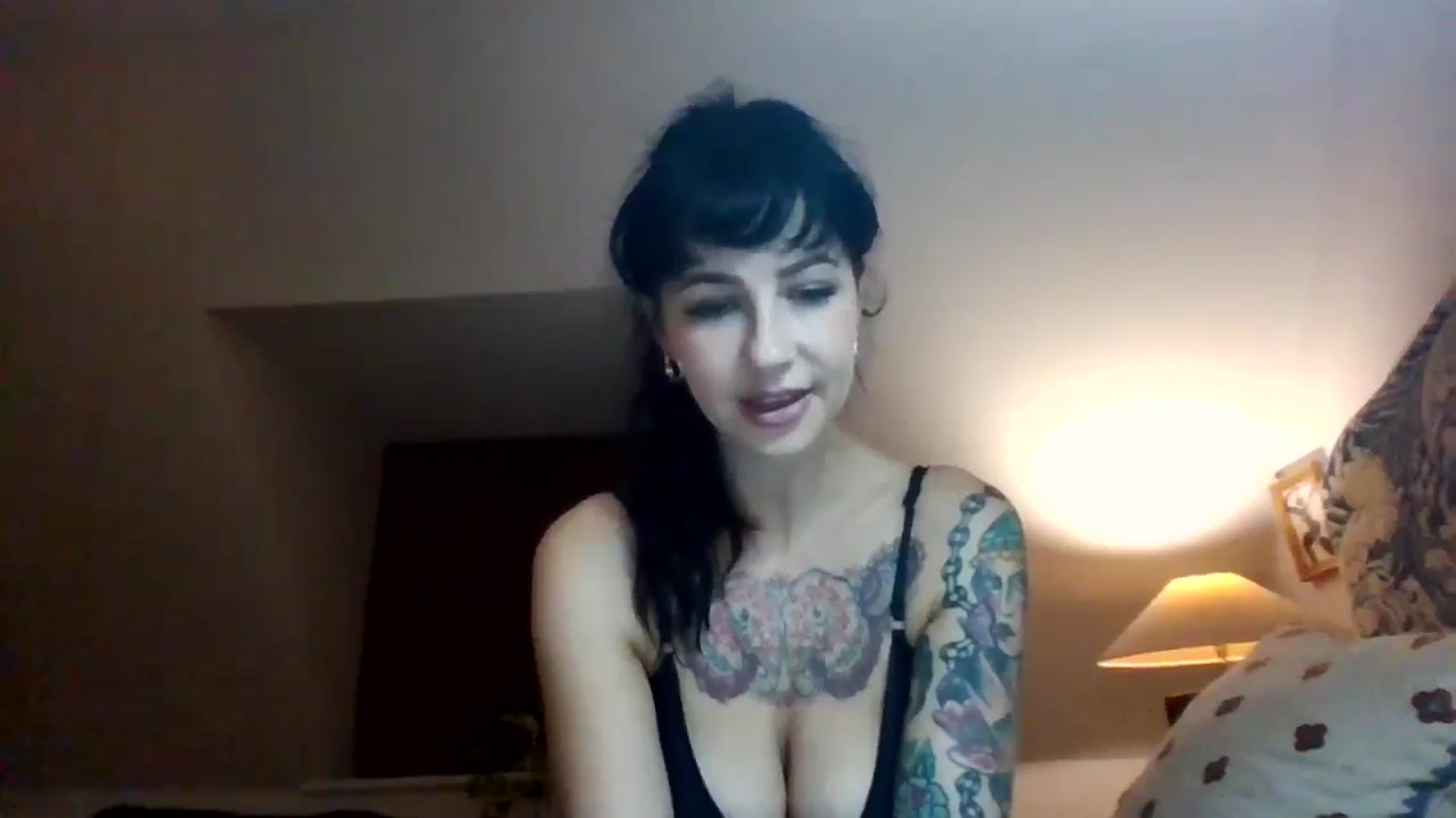 Gallery image thumbnail from MargotMills_'s myfreecams stream on, 10/14/2025, 21:19 image 10 of 20