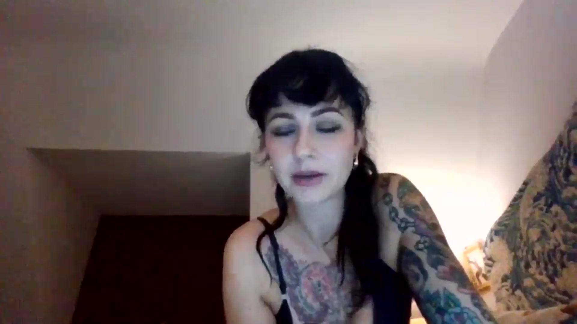 Gallery image thumbnail from MargotMills_'s myfreecams stream on, 10/14/2025, 22:36 image 8 of 20