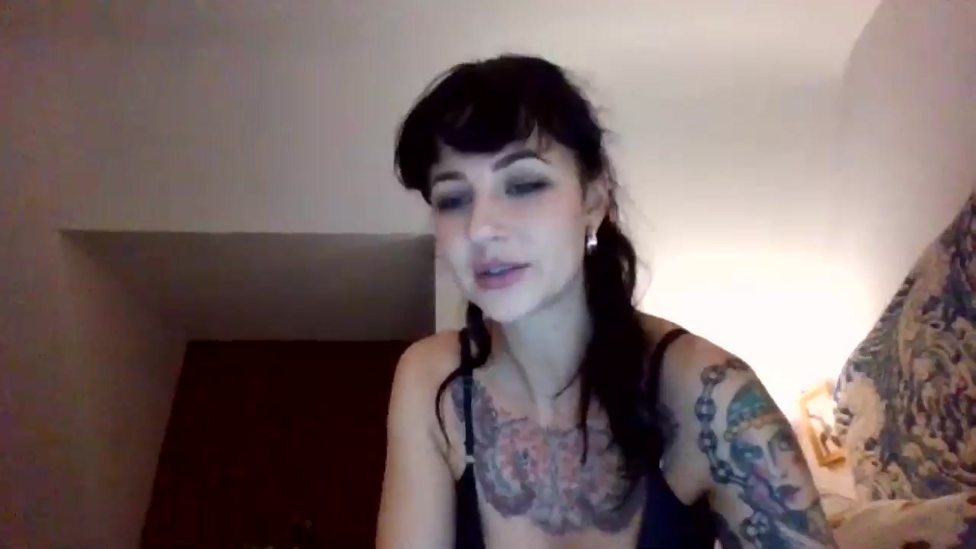 Gallery image thumbnail from MargotMills_'s myfreecams stream on, 10/14/2025, 22:36 image 7 of 20