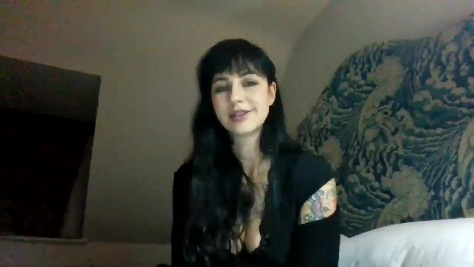 Gallery image thumbnail from MargotMills_'s myfreecams stream on, 10/18/2025, 21:08 image 20 of 20