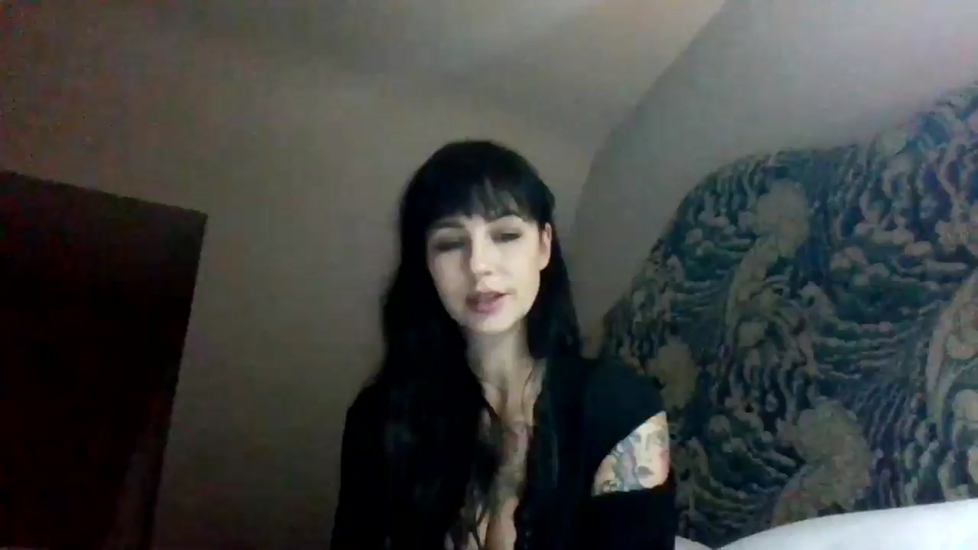 Gallery image thumbnail from MargotMills_'s myfreecams stream on, 10/18/2025, 21:08 image 15 of 20