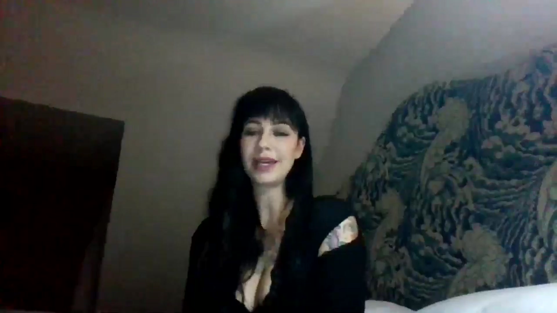 Gallery image thumbnail from MargotMills_'s myfreecams stream on, 10/18/2025, 21:08 image 14 of 20