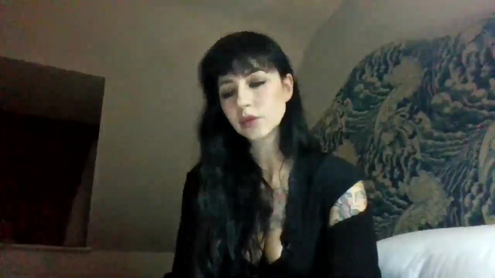 Gallery image thumbnail from MargotMills_'s myfreecams stream on, 10/18/2025, 21:08 image 19 of 20