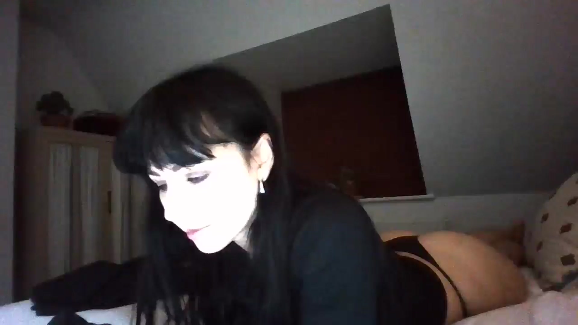 Gallery image thumbnail from MargotMills_'s myfreecams stream on, 10/21/2025, 21:11 image 10 of 20